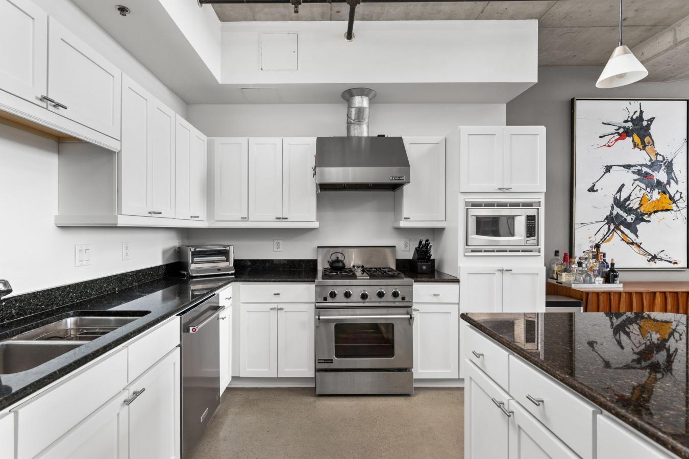 Austin, TX, 78703, United States, 3 Bedrooms Bedrooms, ,2 BathroomsBathrooms,Residential,For Sale,1697543