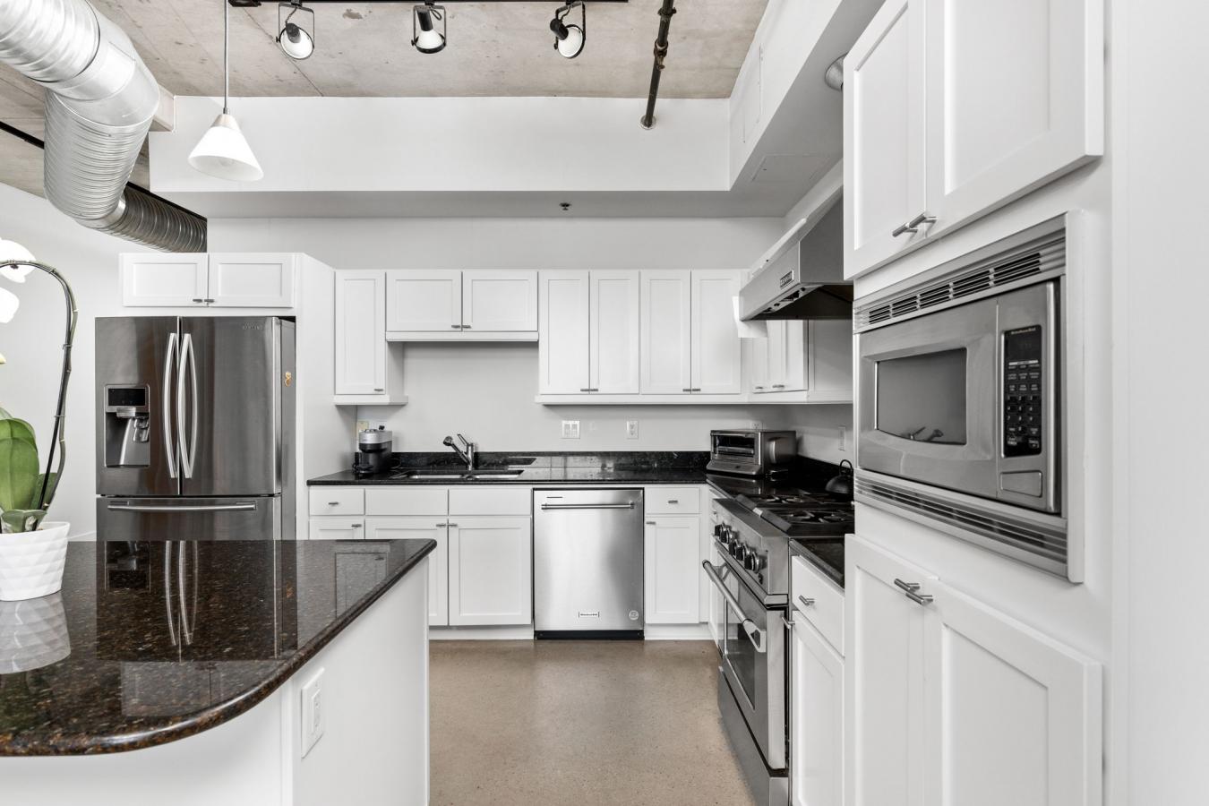 Austin, TX, 78703, United States, 3 Bedrooms Bedrooms, ,2 BathroomsBathrooms,Residential,For Sale,1697543