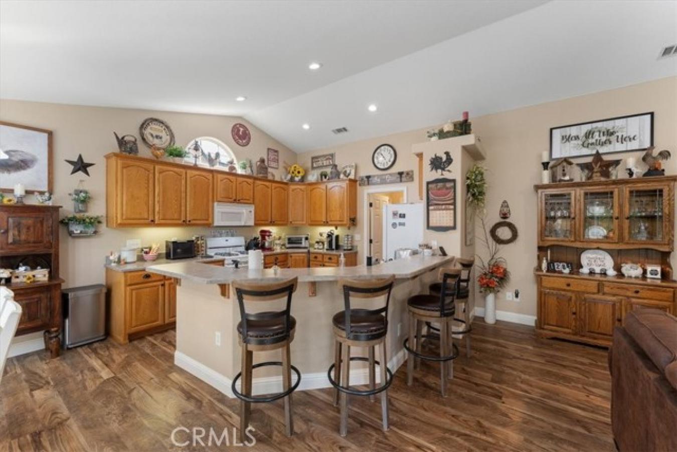 Discover your dream home nestled in a serene Sacramento River communit – image 13