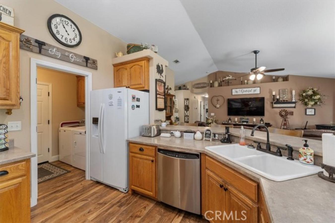 Discover your dream home nestled in a serene Sacramento River communit – image 14