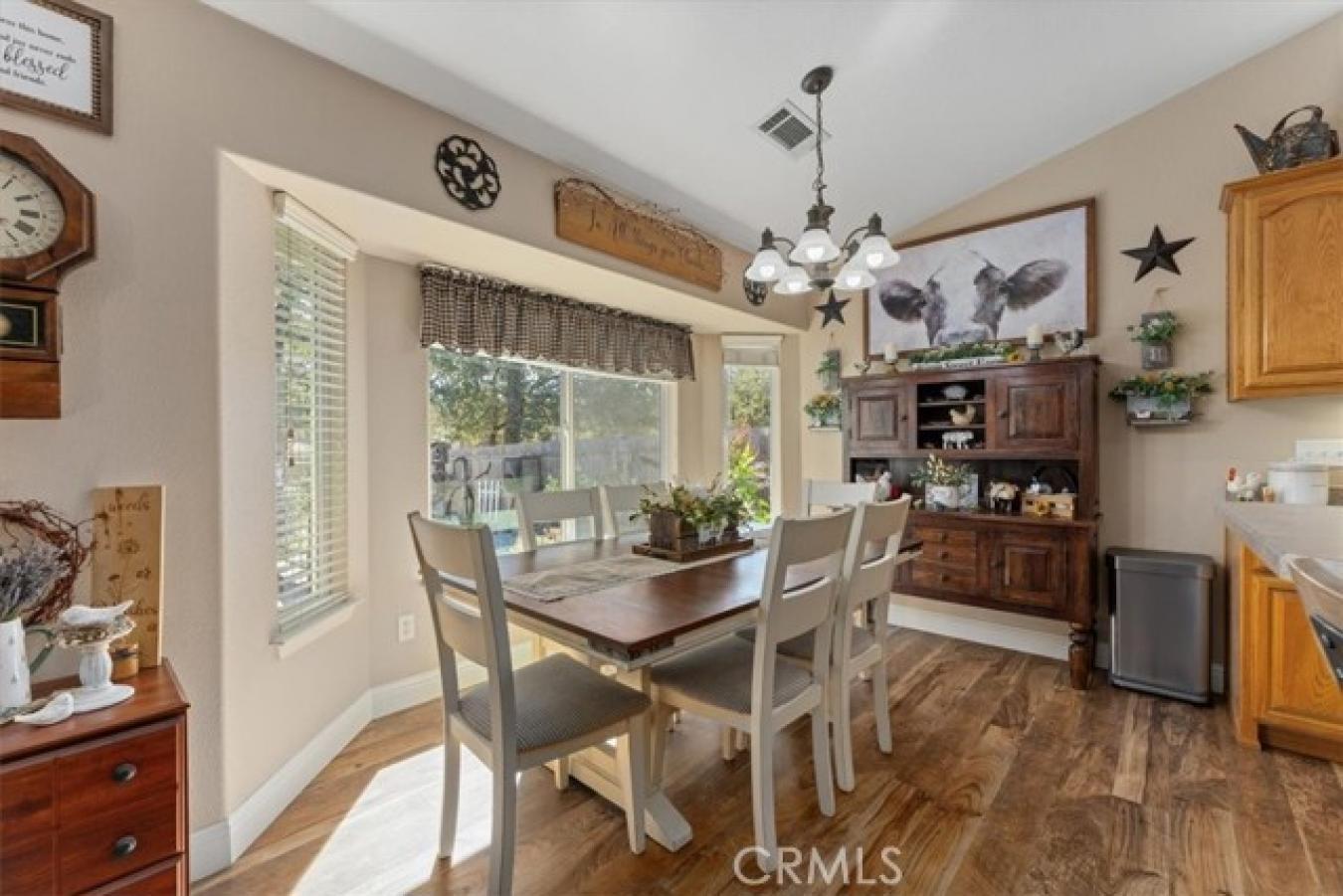 Discover your dream home nestled in a serene Sacramento River communit – image 18