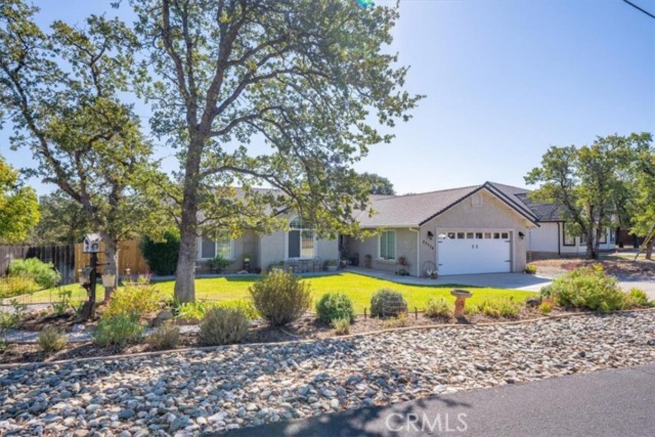 Discover your dream home nestled in a serene Sacramento River communit – image 5