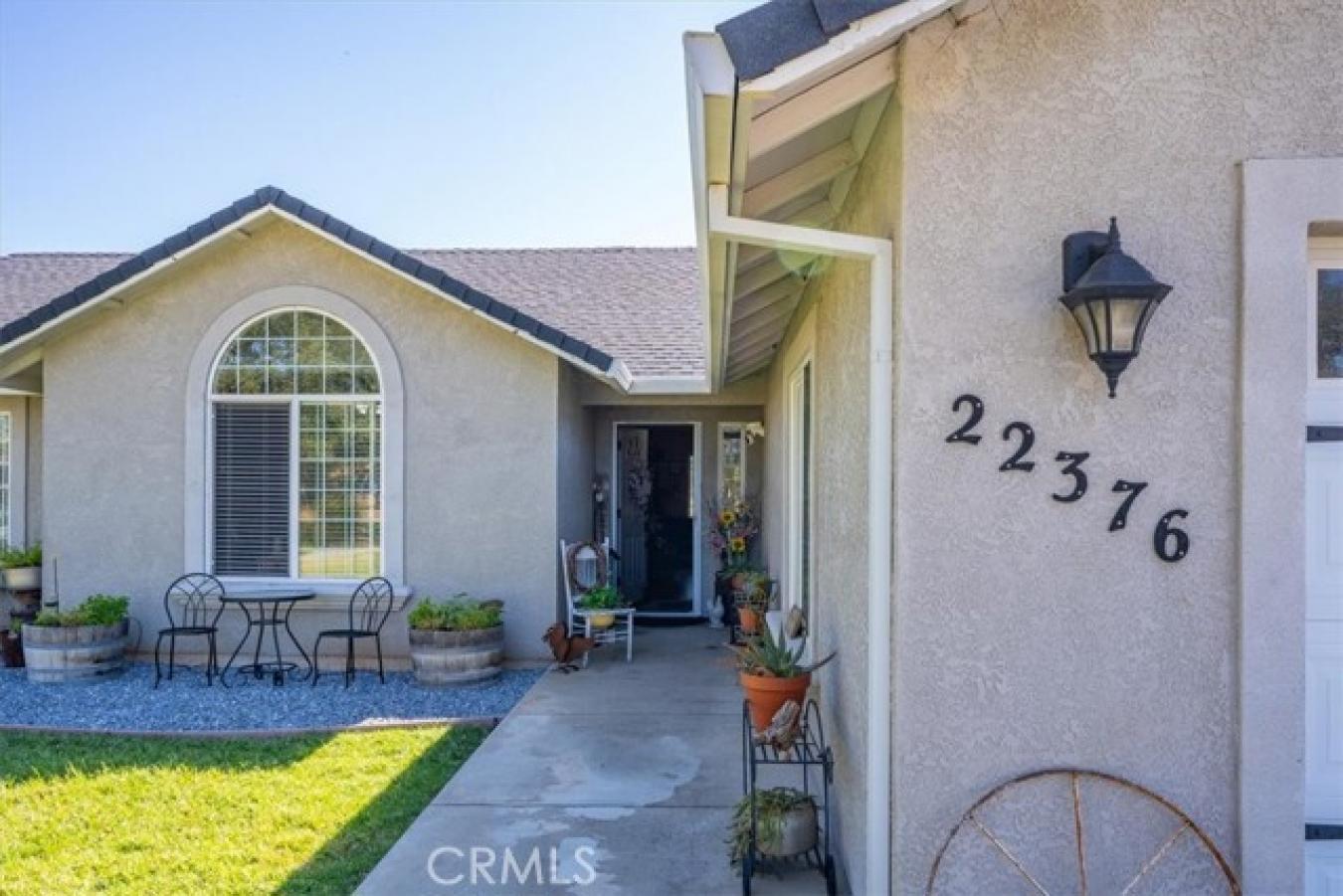Discover your dream home nestled in a serene Sacramento River communit – image 7