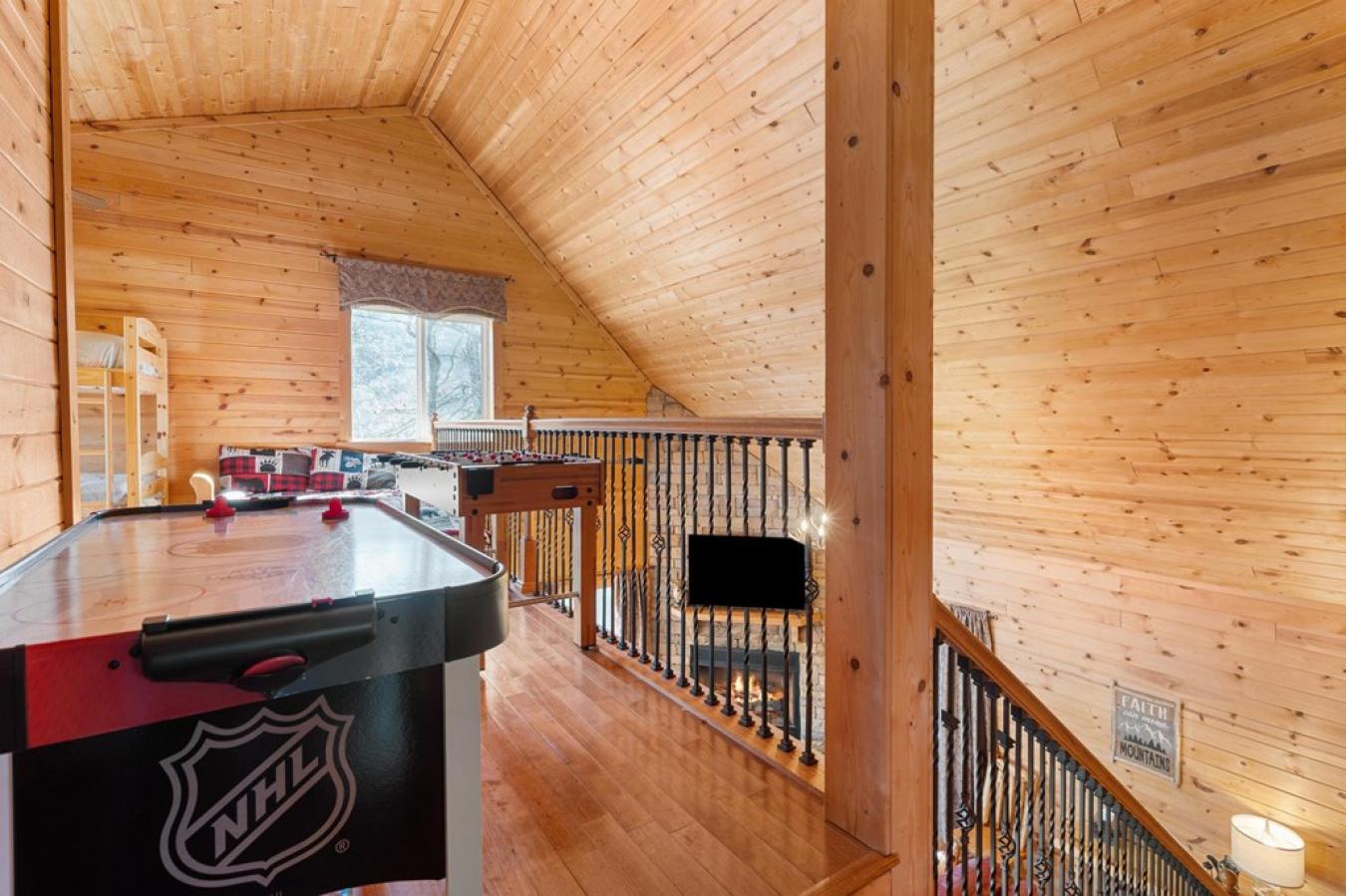 Franklin, NC, 28734, United States, 3 Bedrooms Bedrooms, ,3 BathroomsBathrooms,Residential,For Sale,1697508