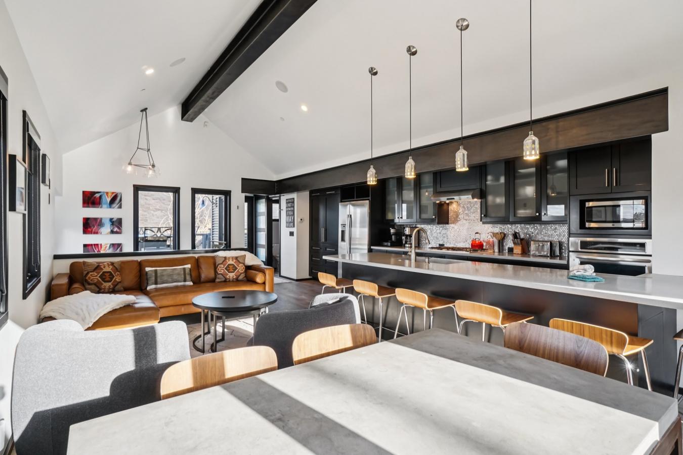 Park City, Utah, 84060, United States, 4 Bedrooms Bedrooms, ,4 BathroomsBathrooms,Residential,For Sale,1990003