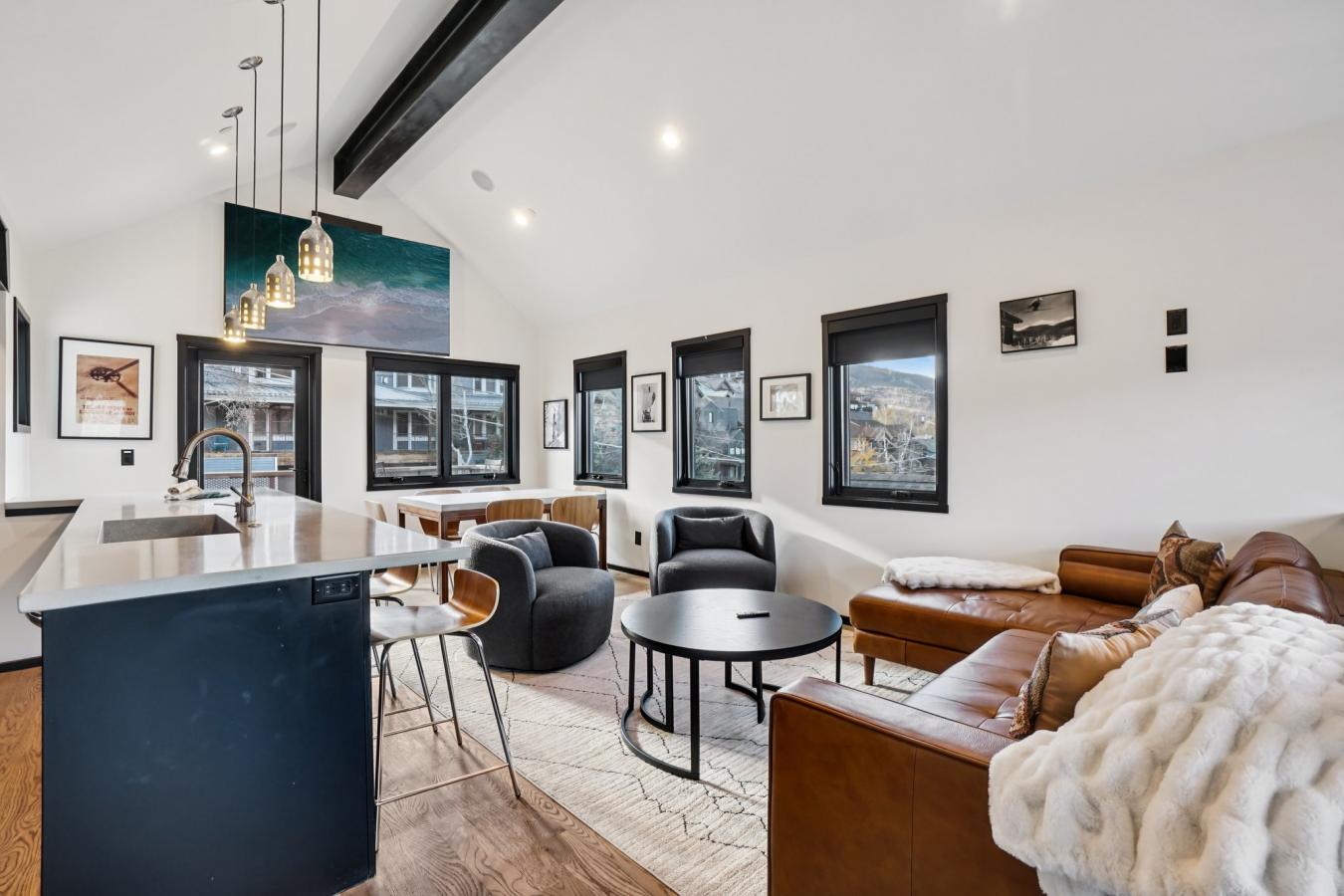 Park City, Utah, 84060, United States, 4 Bedrooms Bedrooms, ,4 BathroomsBathrooms,Residential,For Sale,1990003