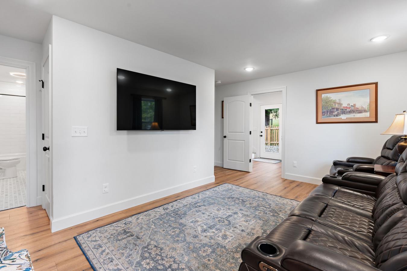 Nashville, TN, 37214, United States, 6 Bedrooms Bedrooms, ,4 BathroomsBathrooms,Residential,For Sale,1697495