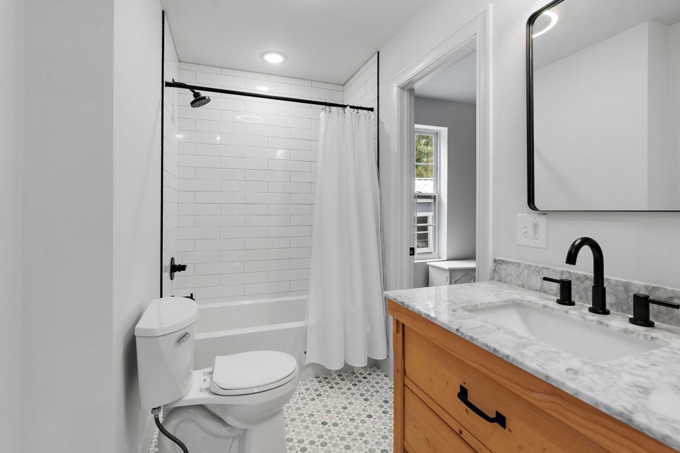 Nashville, TN, 37214, United States, 6 Bedrooms Bedrooms, ,4 BathroomsBathrooms,Residential,For Sale,1697495