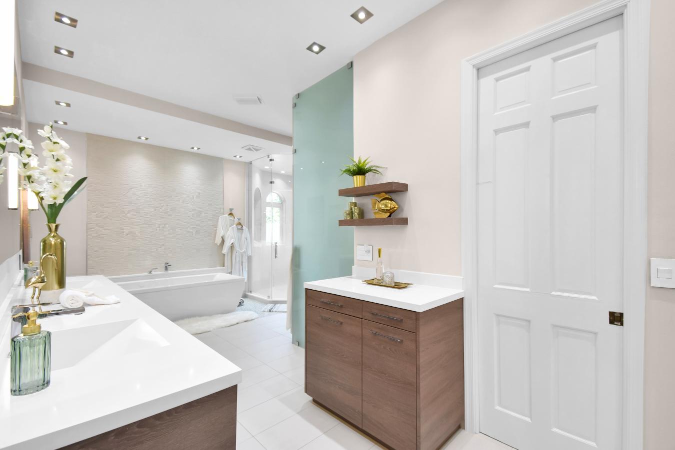 Weston, Florida, 33331, United States, 6 Bedrooms Bedrooms, ,8 BathroomsBathrooms,Residential,For Sale,1934144