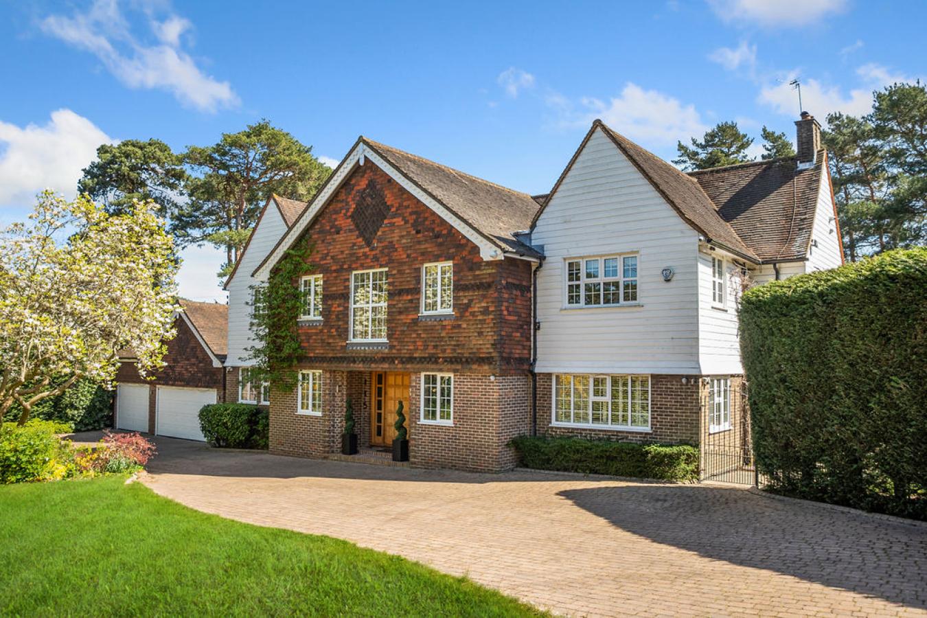 Croydon, Surrey, CR0 5HS, United Kingdom, 5 Bedrooms Bedrooms, ,3 BathroomsBathrooms,Residential,For Sale,1962132 Croydon, Surrey, CR0 5HS, United Kingdom, 5 Bedrooms Bedrooms, ,3 BathroomsBathrooms,Residential,For Sale,1962132