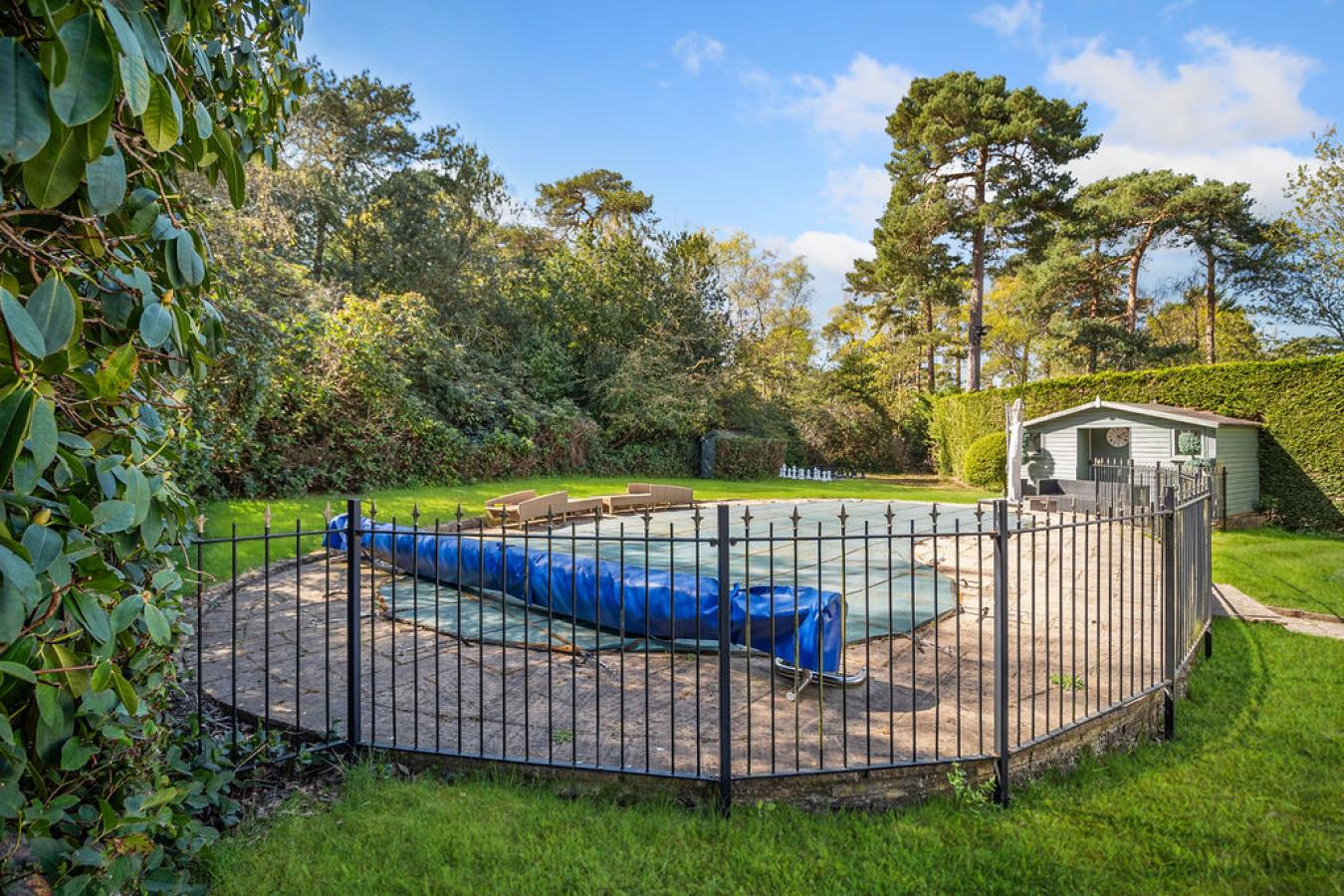 Croydon, Surrey, CR0 5HS, United Kingdom, 5 Bedrooms Bedrooms, ,3 BathroomsBathrooms,Residential,For Sale,1962132