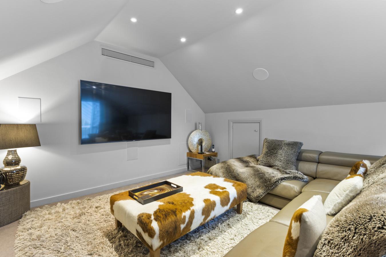 Croydon, Surrey, CR0 5HS, United Kingdom, 5 Bedrooms Bedrooms, ,3 BathroomsBathrooms,Residential,For Sale,1962132