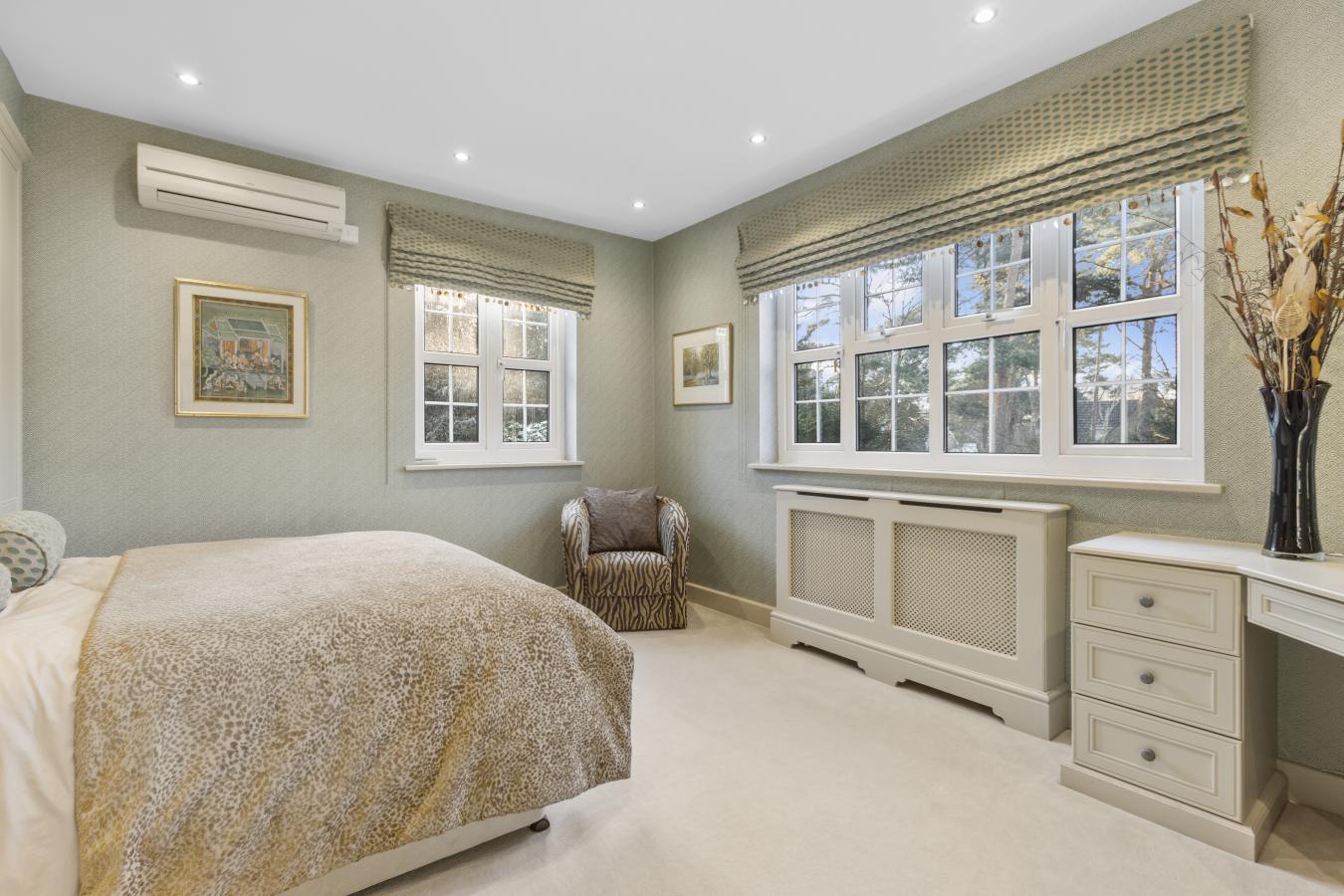 Croydon, Surrey, CR0 5HS, United Kingdom, 5 Bedrooms Bedrooms, ,3 BathroomsBathrooms,Residential,For Sale,1962132