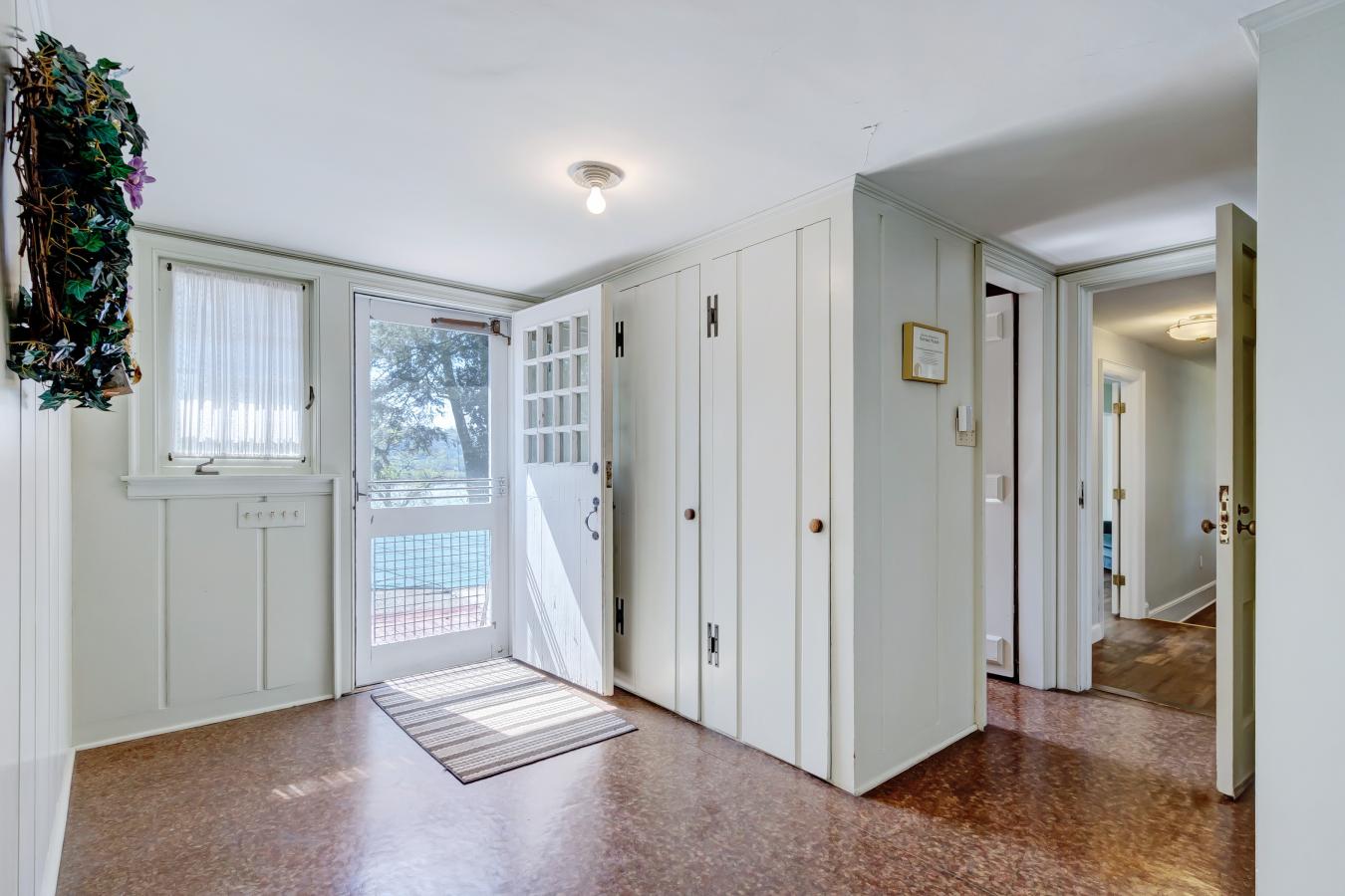 525 1st Avenue, Gallipolis, Ohio, 45631, United States, 5 Bedrooms Bedrooms, ,4 BathroomsBathrooms,Residential,For Sale,525 1st Avenue,1081286