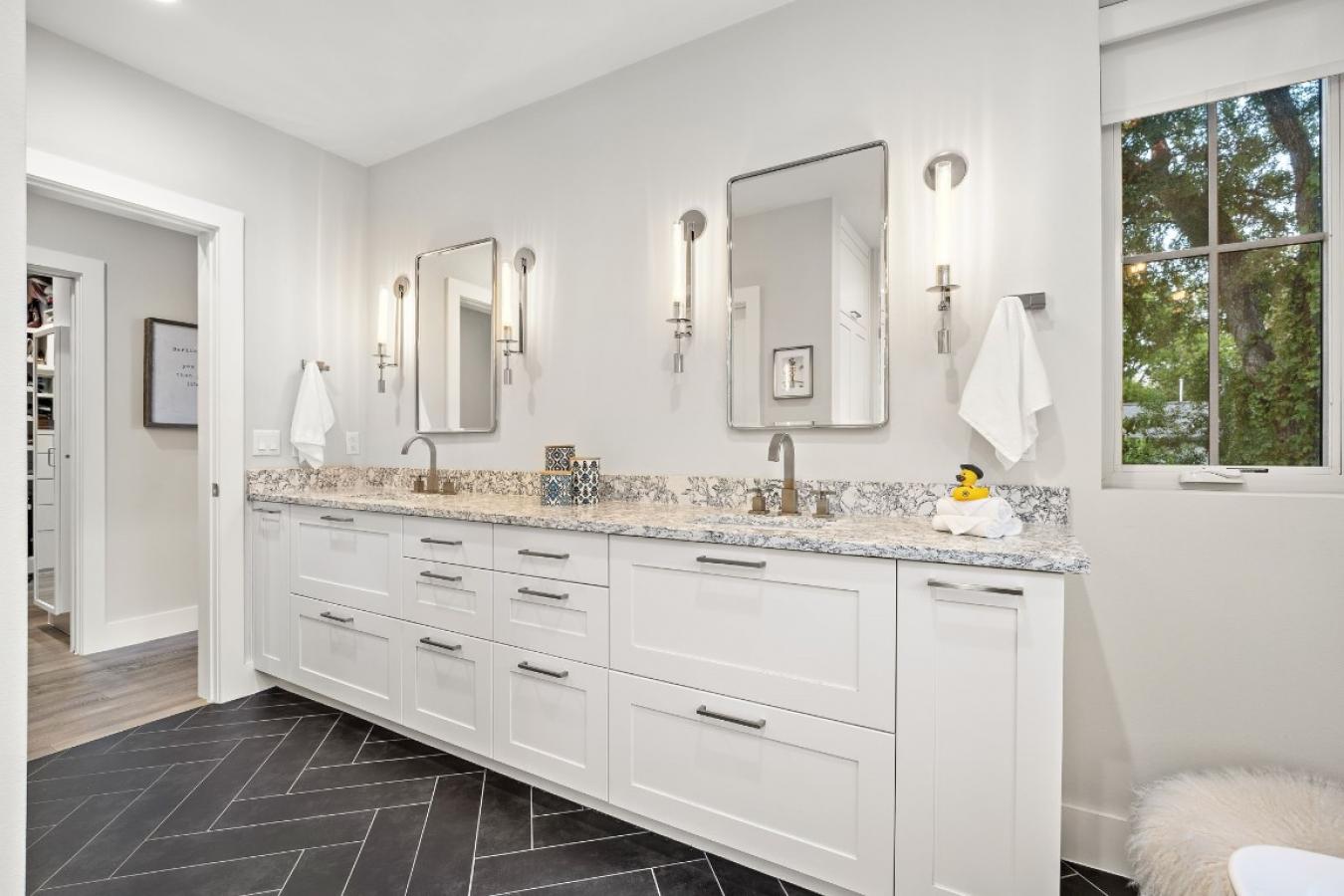 Austin, TX, 78704, United States, 4 Bedrooms Bedrooms, ,3 BathroomsBathrooms,Residential,For Sale,1697440