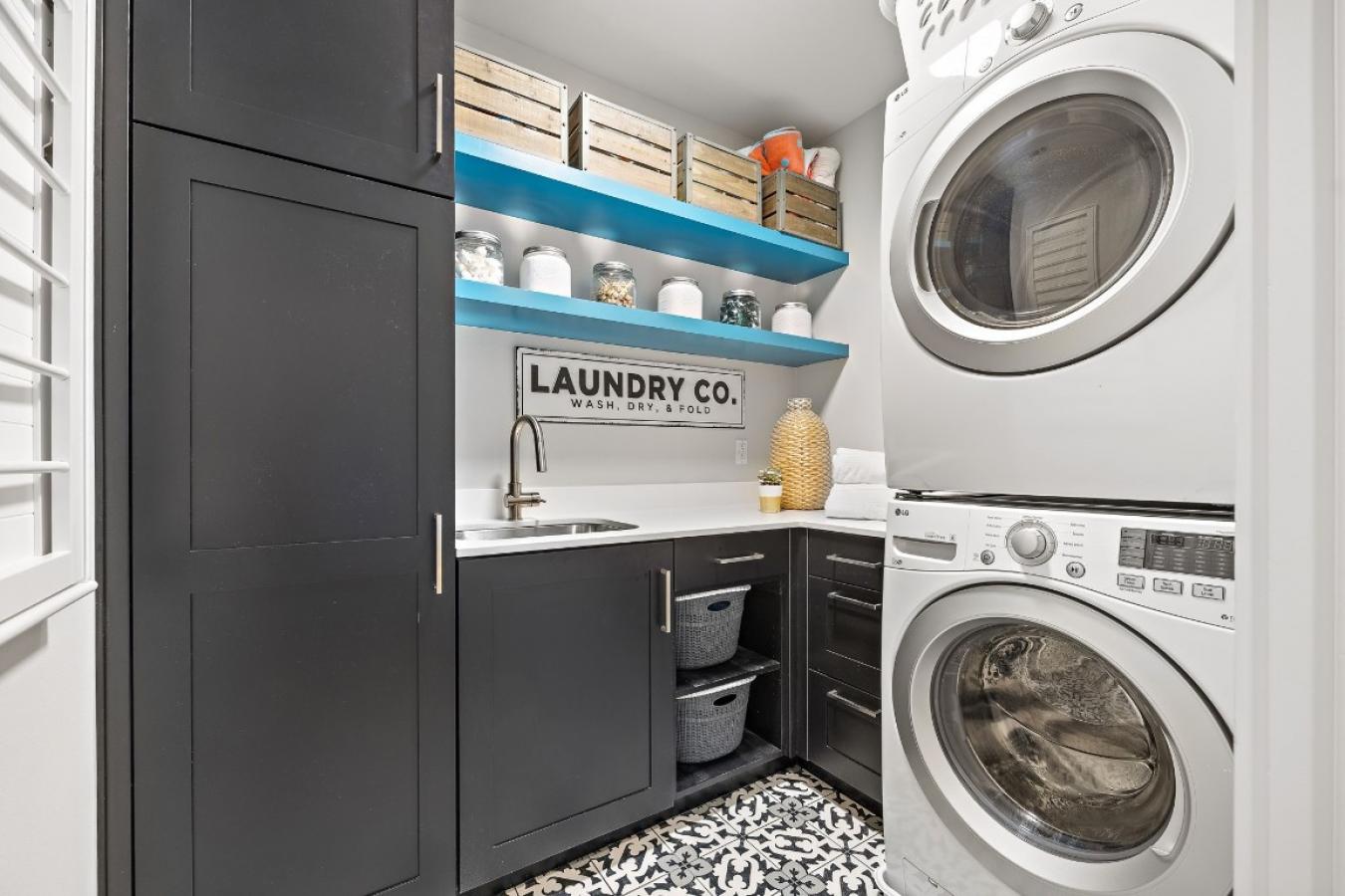 Austin, TX, 78704, United States, 4 Bedrooms Bedrooms, ,3 BathroomsBathrooms,Residential,For Sale,1697440