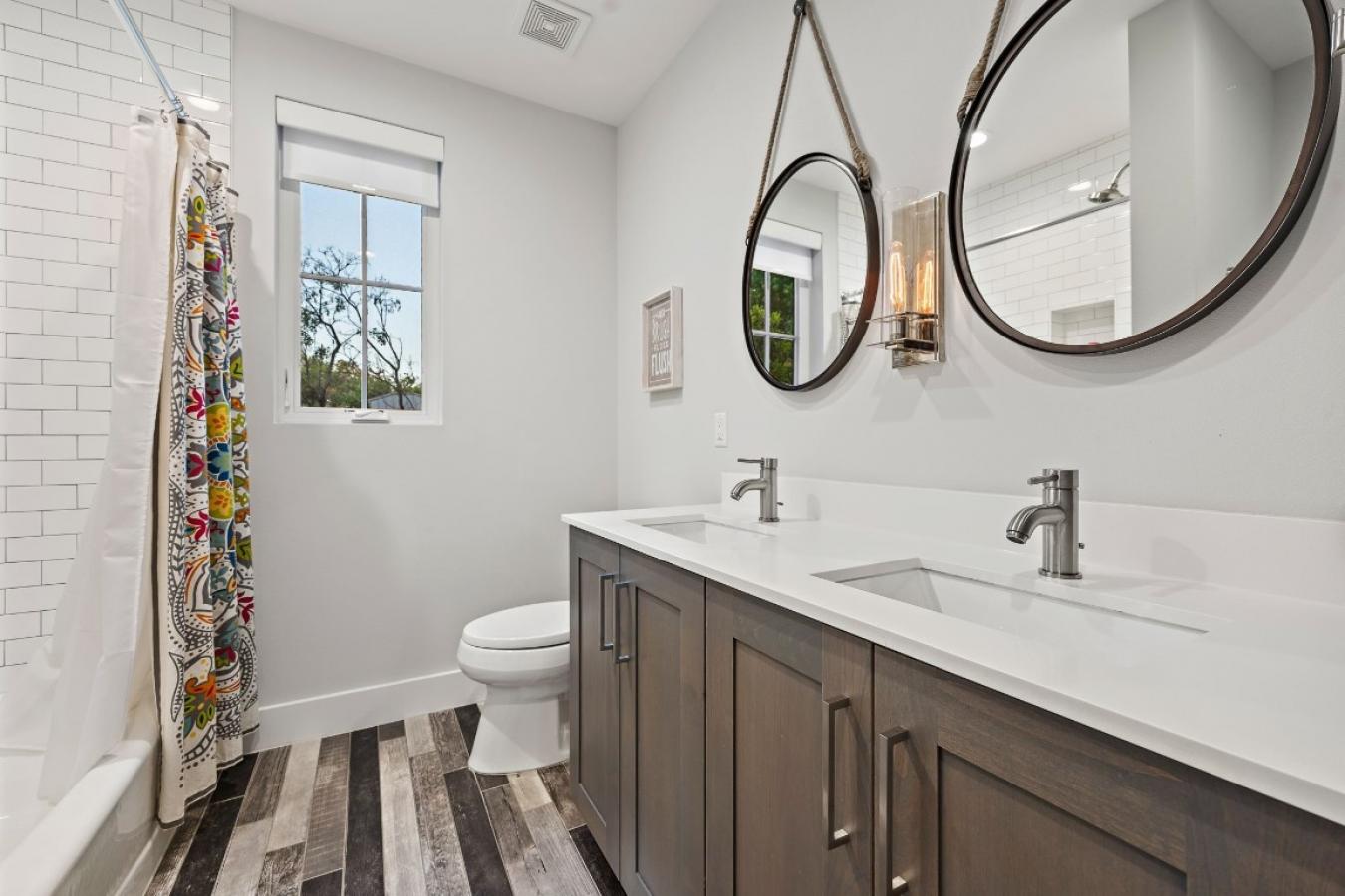 Austin, TX, 78704, United States, 4 Bedrooms Bedrooms, ,3 BathroomsBathrooms,Residential,For Sale,1697440