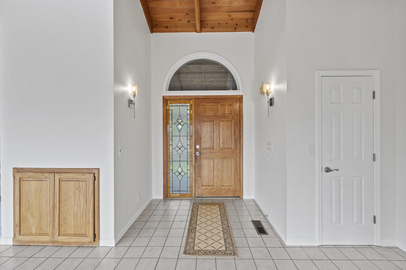 Jacksonville, OR, 97530, United States, 3 Bedrooms Bedrooms, ,2 BathroomsBathrooms,Residential,For Sale,1697438