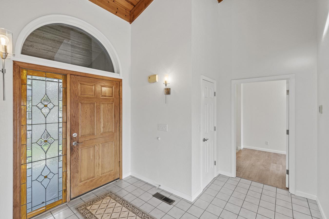 Jacksonville, OR, 97530, United States, 3 Bedrooms Bedrooms, ,2 BathroomsBathrooms,Residential,For Sale,1697438