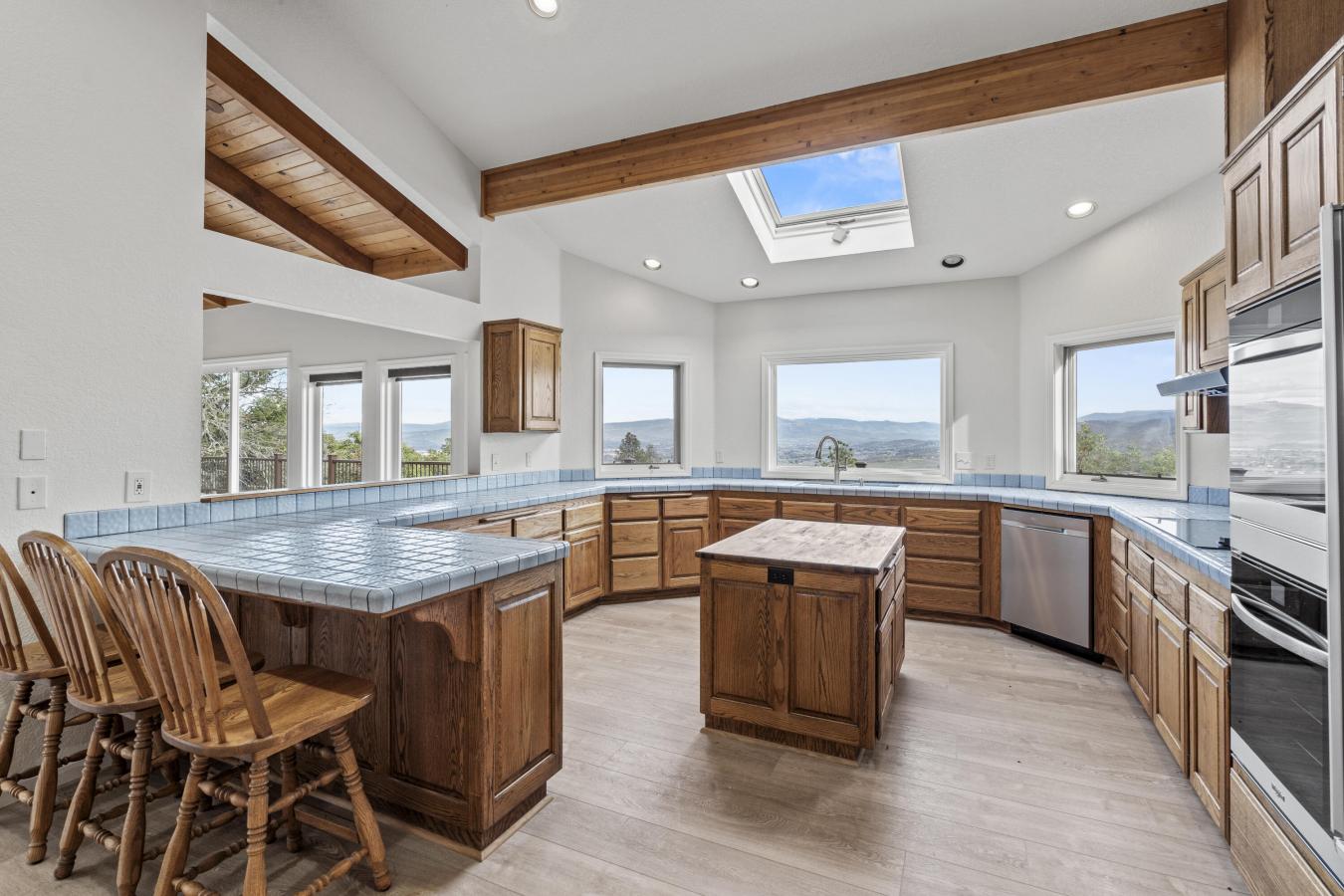 Jacksonville, OR, 97530, United States, 3 Bedrooms Bedrooms, ,2 BathroomsBathrooms,Residential,For Sale,1697438