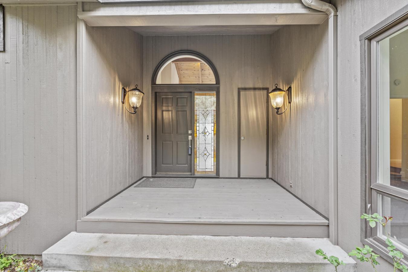 Jacksonville, OR, 97530, United States, 3 Bedrooms Bedrooms, ,2 BathroomsBathrooms,Residential,For Sale,1697438