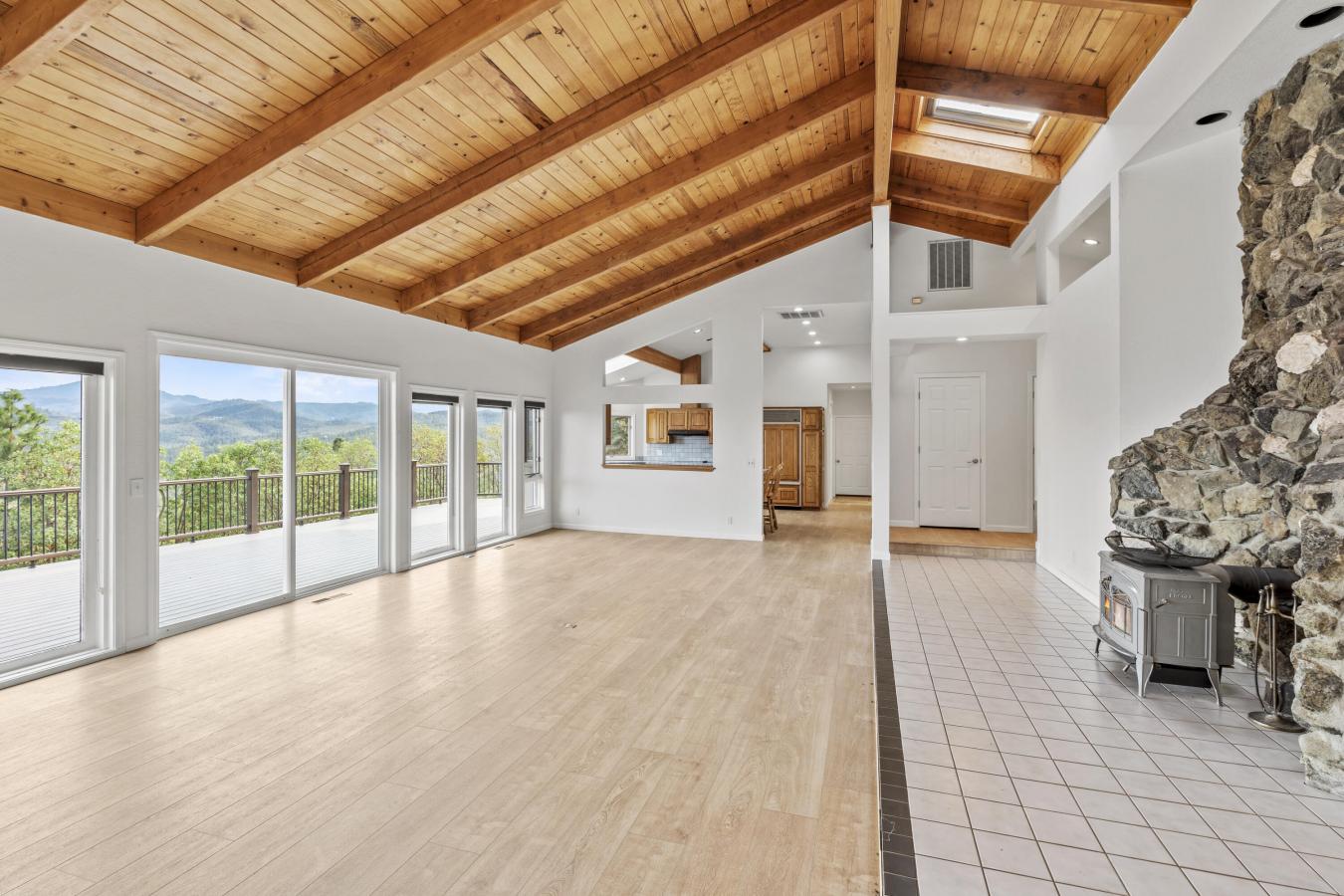 Jacksonville, OR, 97530, United States, 3 Bedrooms Bedrooms, ,2 BathroomsBathrooms,Residential,For Sale,1697438