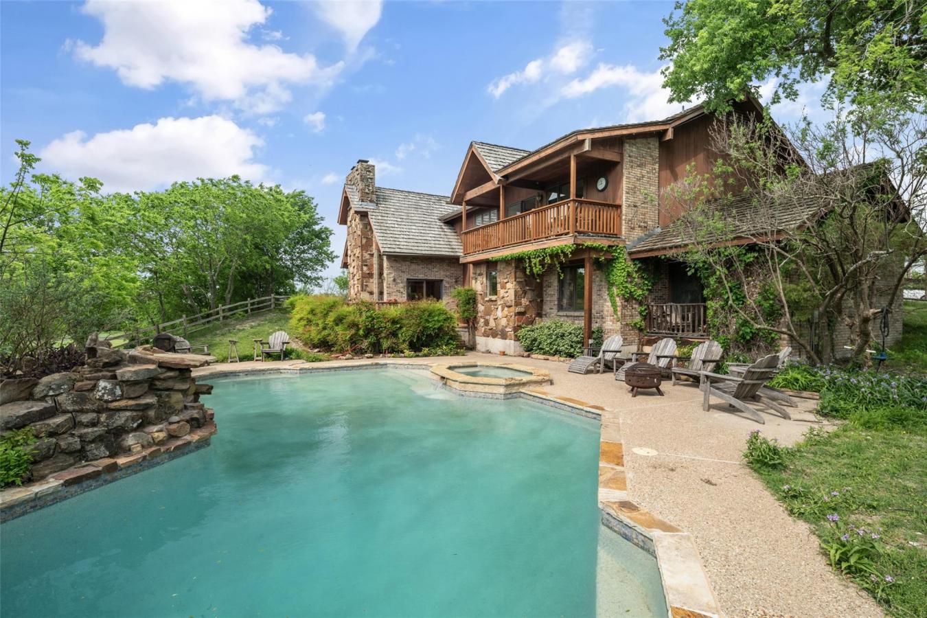 Van Alstyne, Grayson, 75495, United States, 4 Bedrooms Bedrooms, ,3 BathroomsBathrooms,Residential,For Sale,1811716