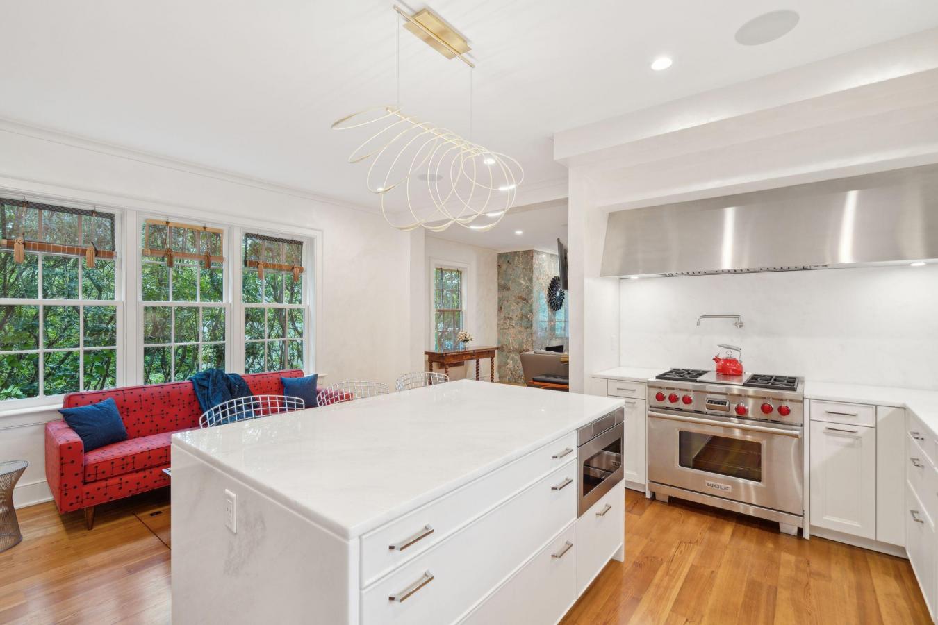 Charleston, SC, 29401, United States, 4 Bedrooms Bedrooms, ,4 BathroomsBathrooms,Residential,For Sale,1697376