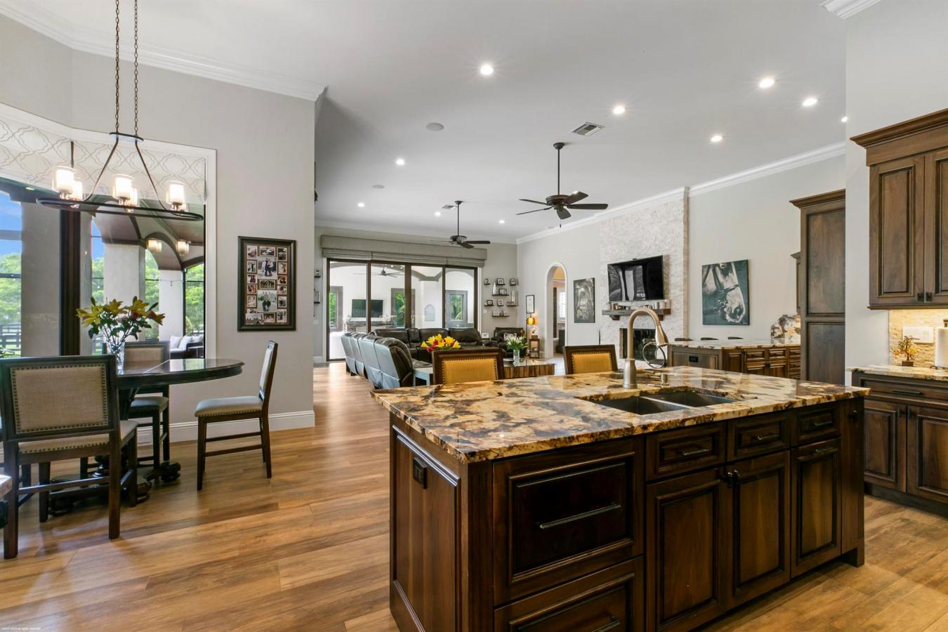 Lake Worth, FL, 33449, United States, 5 Bedrooms Bedrooms, ,5 BathroomsBathrooms,Residential,For Sale,1697367