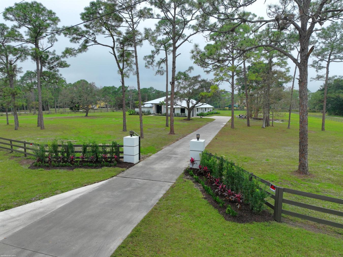 Lake Worth, FL, 33449, United States, 4 Bedrooms Bedrooms, ,3 BathroomsBathrooms,Residential,For Sale,1697365