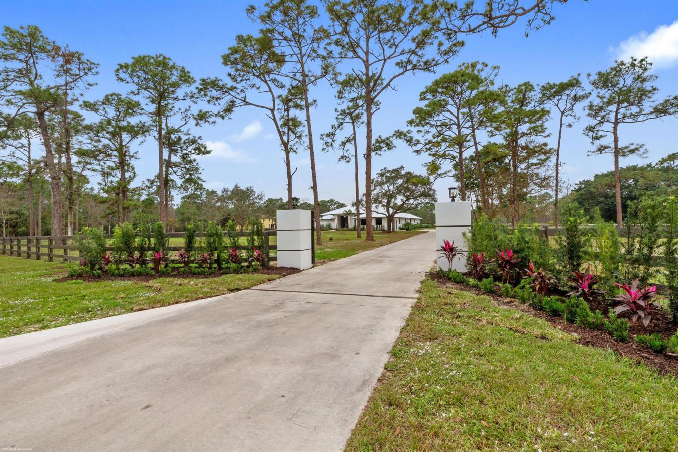 Lake Worth, FL, 33449, United States, 4 Bedrooms Bedrooms, ,3 BathroomsBathrooms,Residential,For Sale,1697365