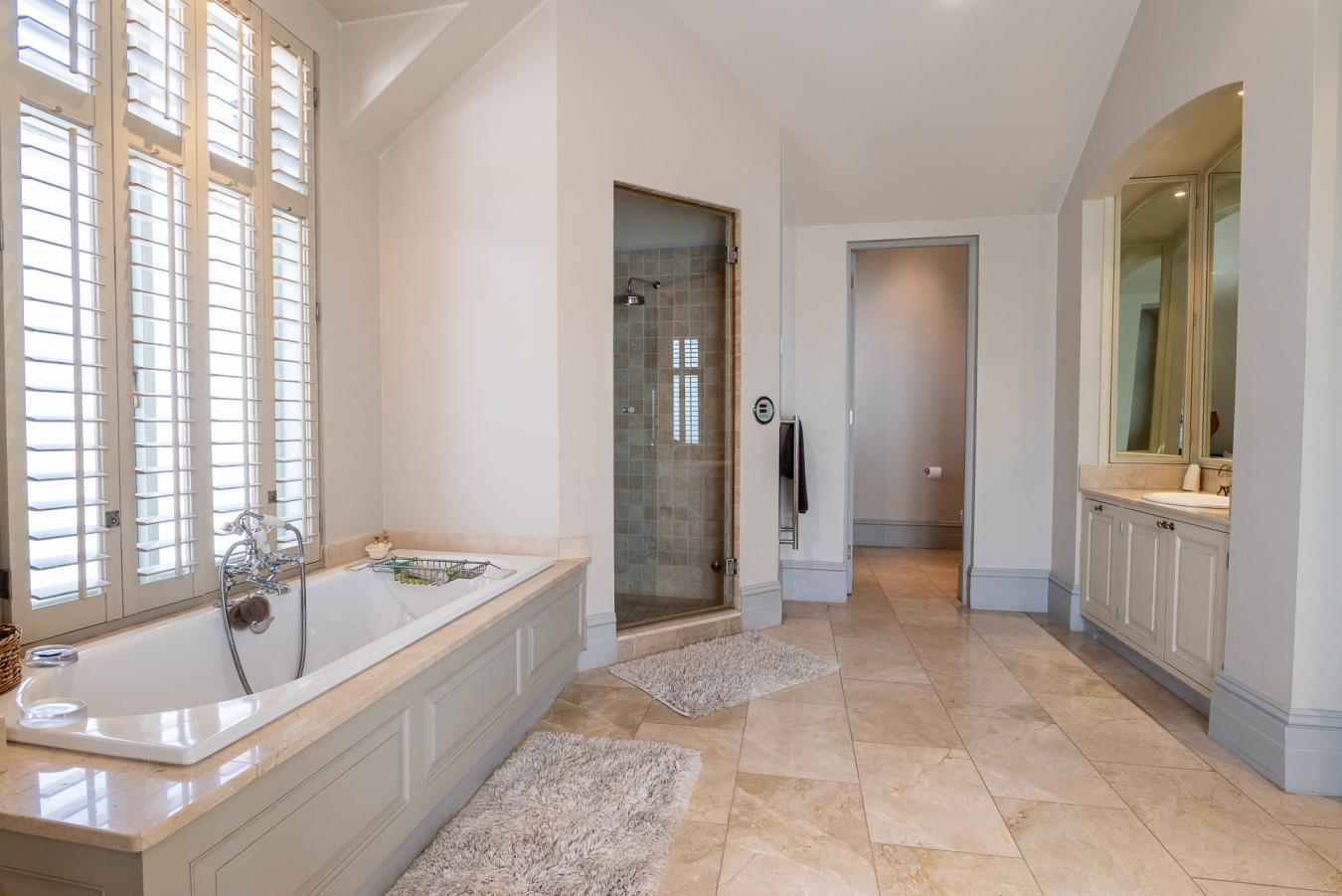 Johannesburg, 2196, South Africa, 4 Bedrooms Bedrooms, ,4 BathroomsBathrooms,Residential,For Sale,1701198