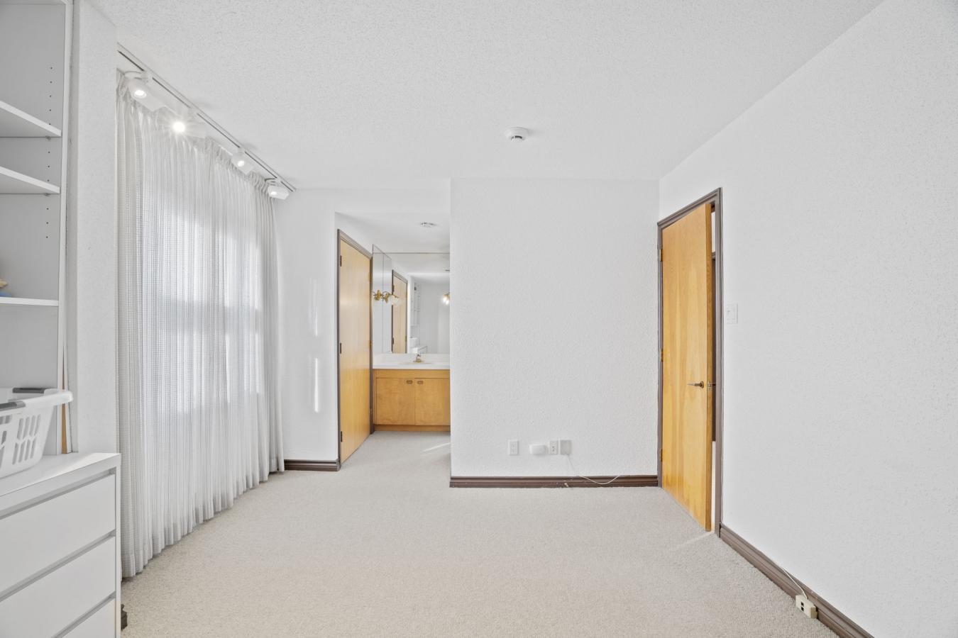 Markham, ON, L3T 2T9, Canada, 5 Bedrooms Bedrooms, ,5 BathroomsBathrooms,Residential,For Sale,1701173