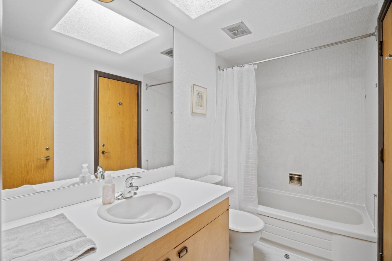 Markham, ON, L3T 2T9, Canada, 5 Bedrooms Bedrooms, ,5 BathroomsBathrooms,Residential,For Sale,1701173