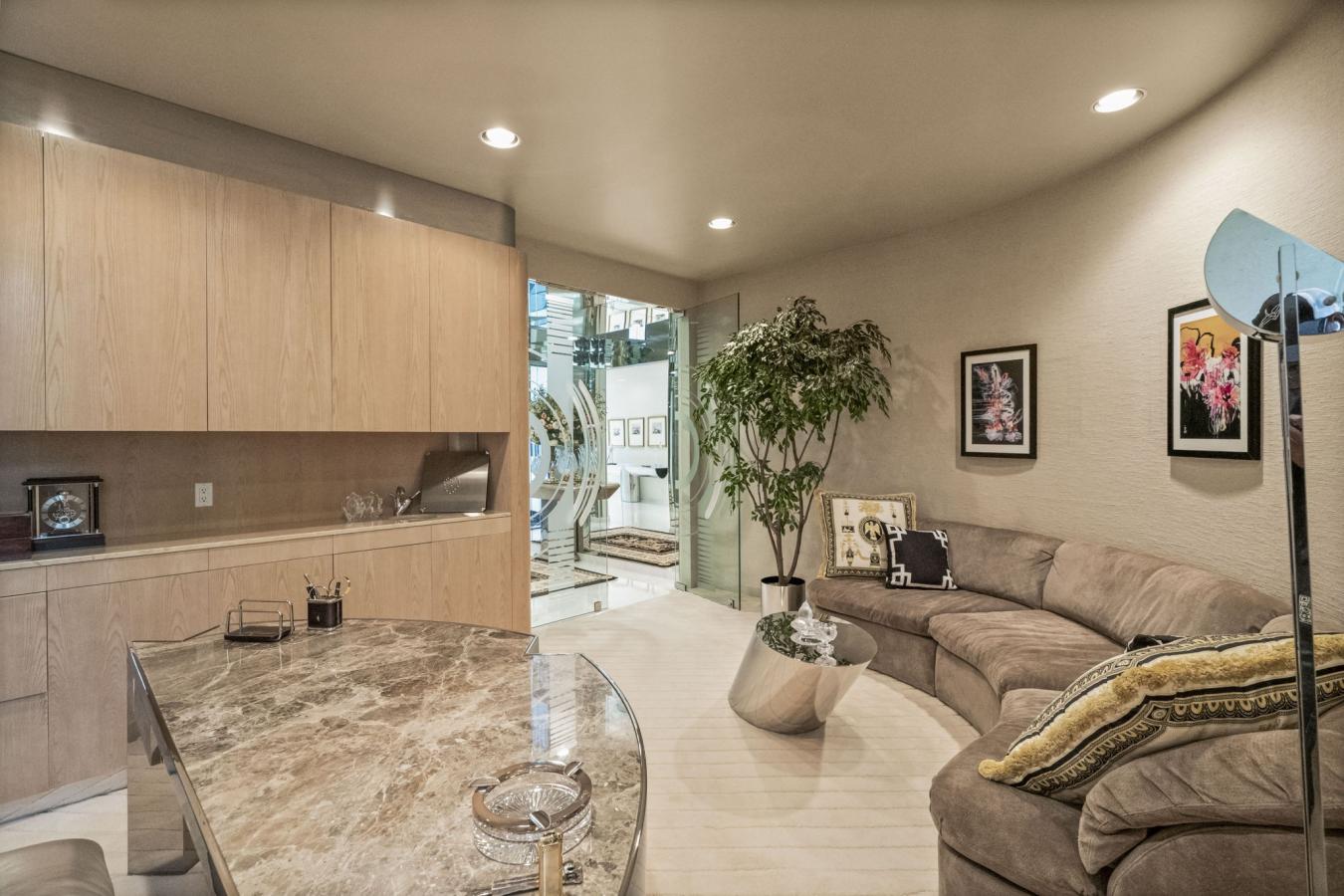Toronto, ON, M3B 1T2, Canada, 5 Bedrooms Bedrooms, ,6 BathroomsBathrooms,Residential,For Sale,1701172