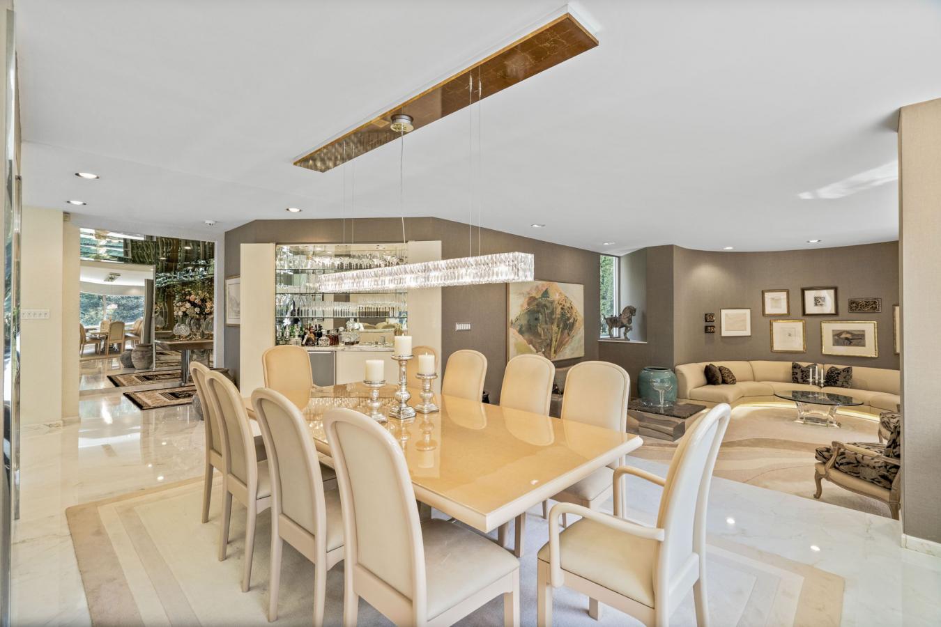 Toronto, ON, M3B 1T2, Canada, 5 Bedrooms Bedrooms, ,6 BathroomsBathrooms,Residential,For Sale,1701172