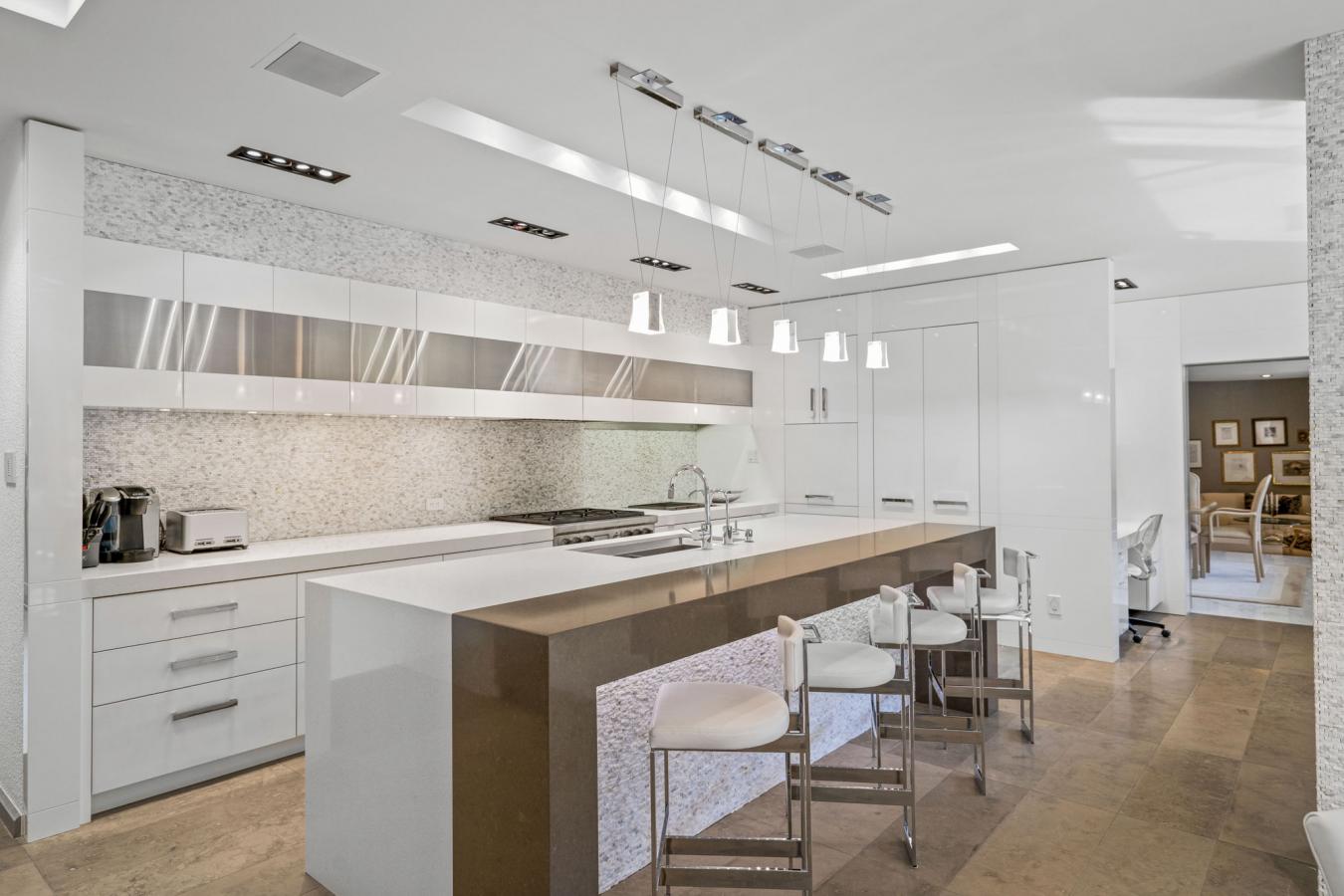 Toronto, ON, M3B 1T2, Canada, 5 Bedrooms Bedrooms, ,6 BathroomsBathrooms,Residential,For Sale,1701172