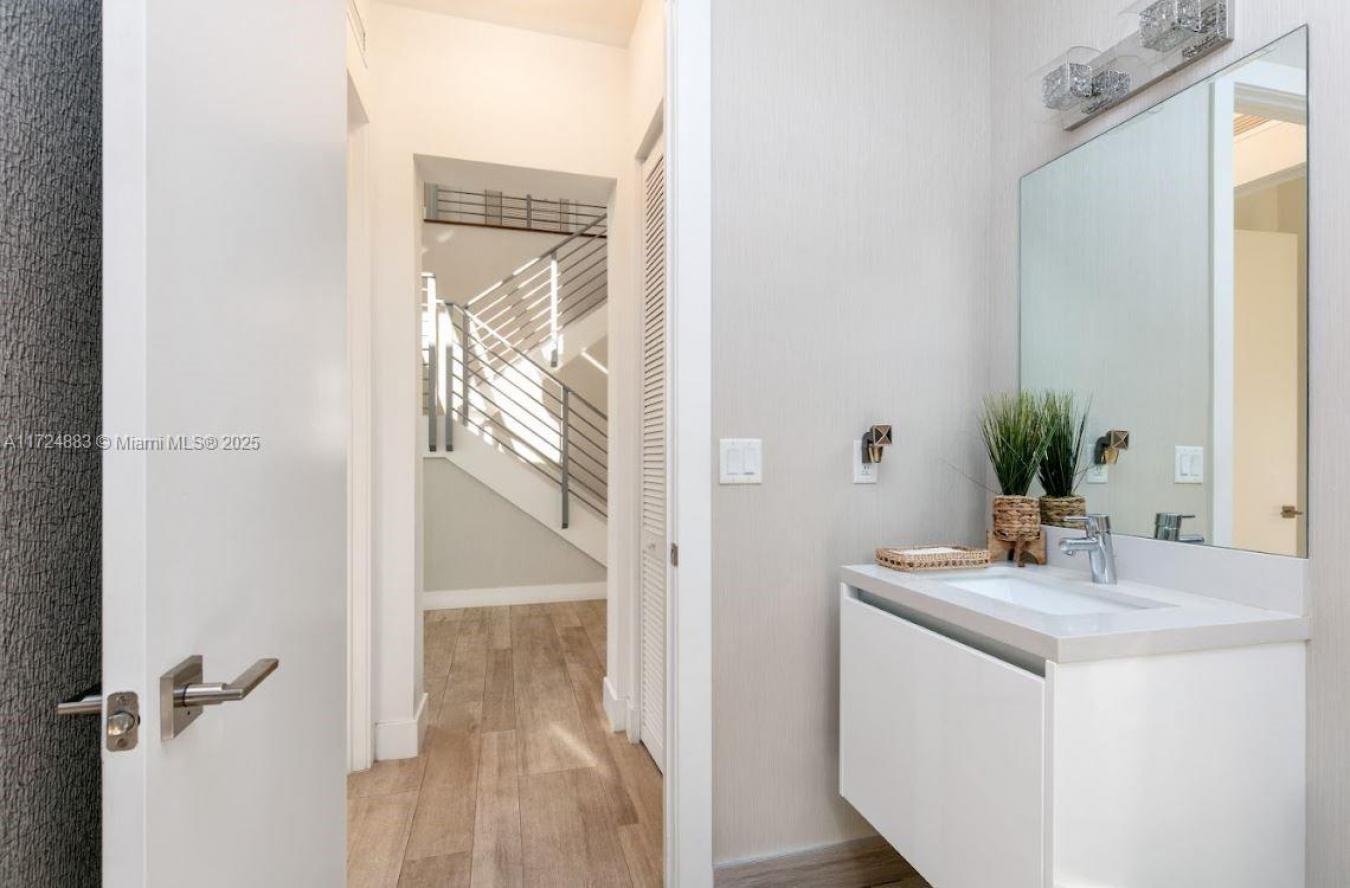 Doral, FL, 33178, United States, 4 Bedrooms Bedrooms, ,4 BathroomsBathrooms,Residential,For Sale,1701095