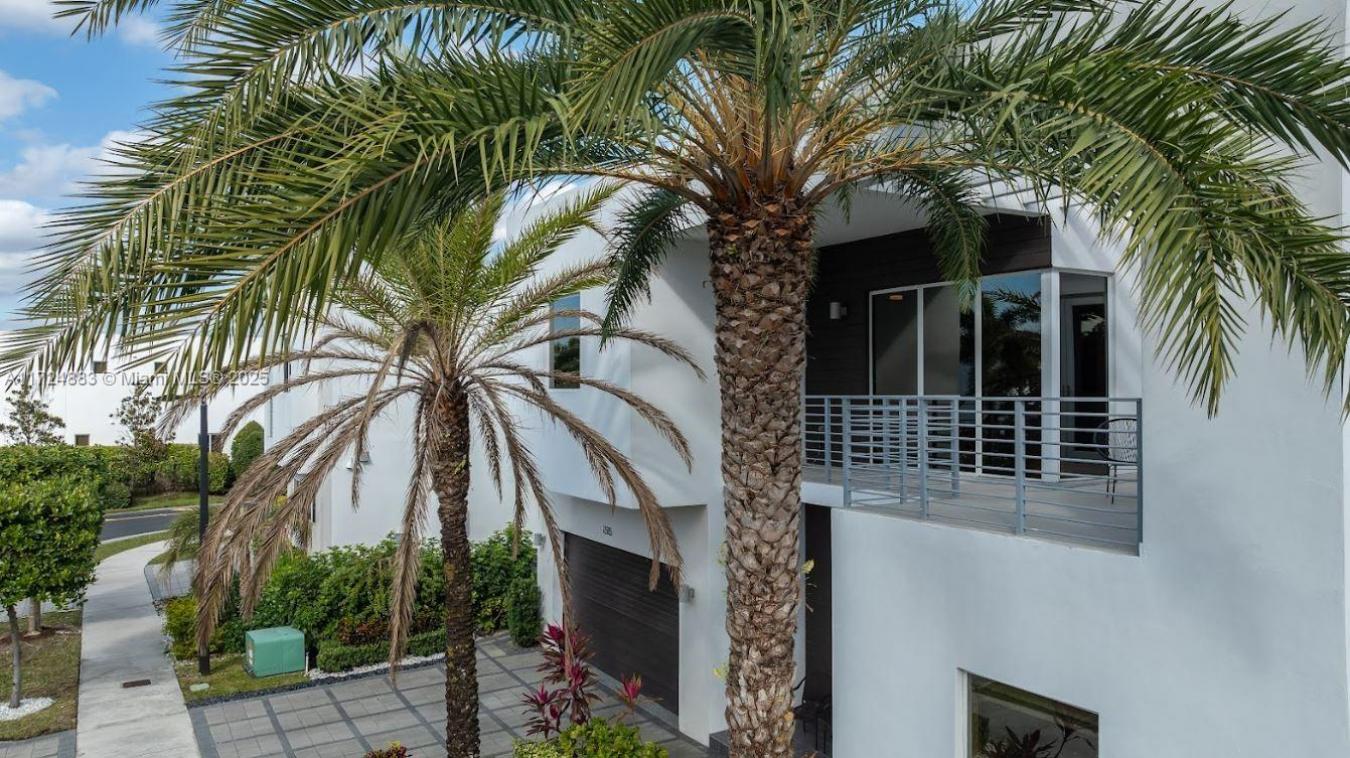 Doral, FL, 33178, United States, 4 Bedrooms Bedrooms, ,4 BathroomsBathrooms,Residential,For Sale,1701095