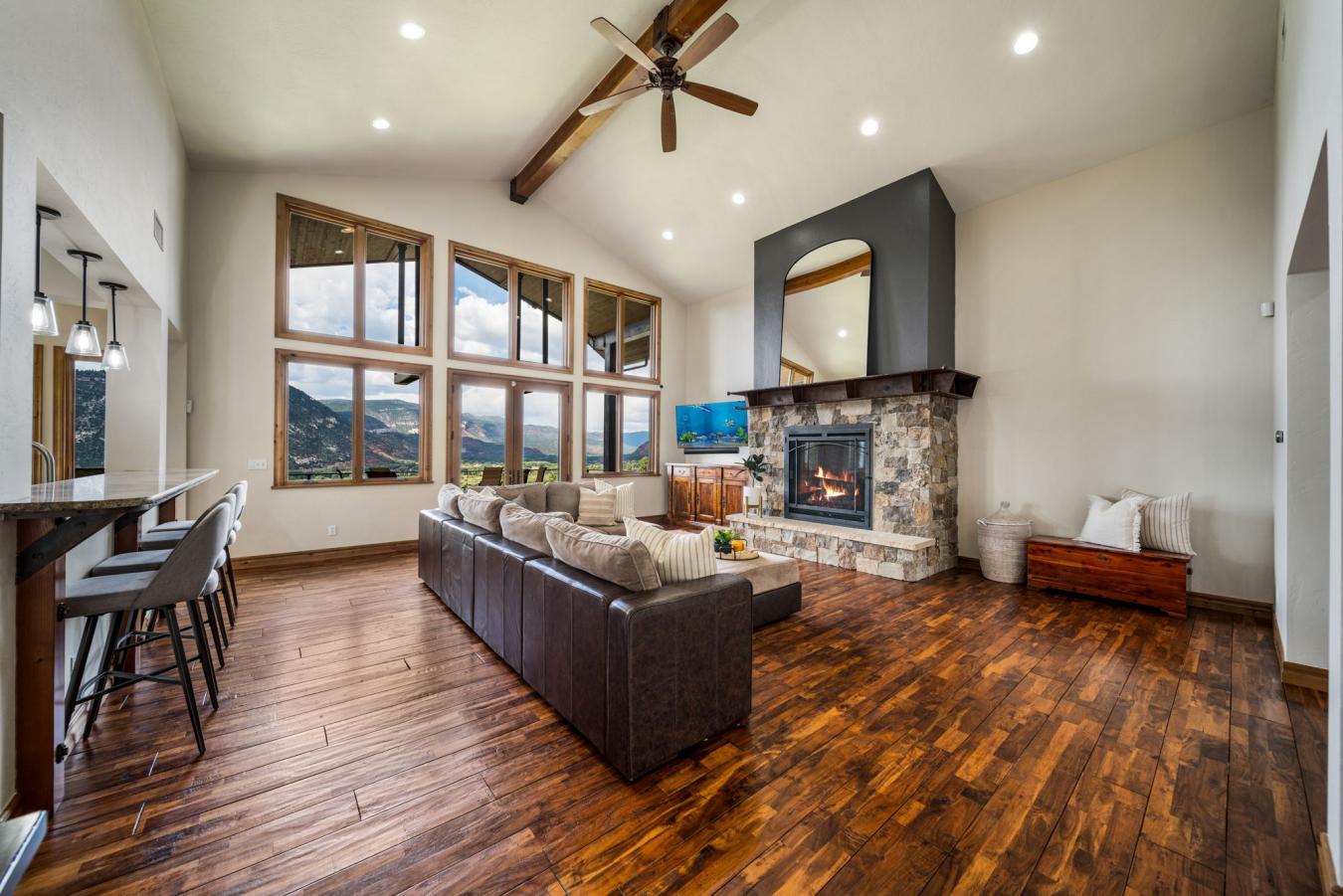 Durango, CO, 81301, United States, 4 Bedrooms Bedrooms, ,1 BathroomBathrooms,Residential,For Sale,1701088