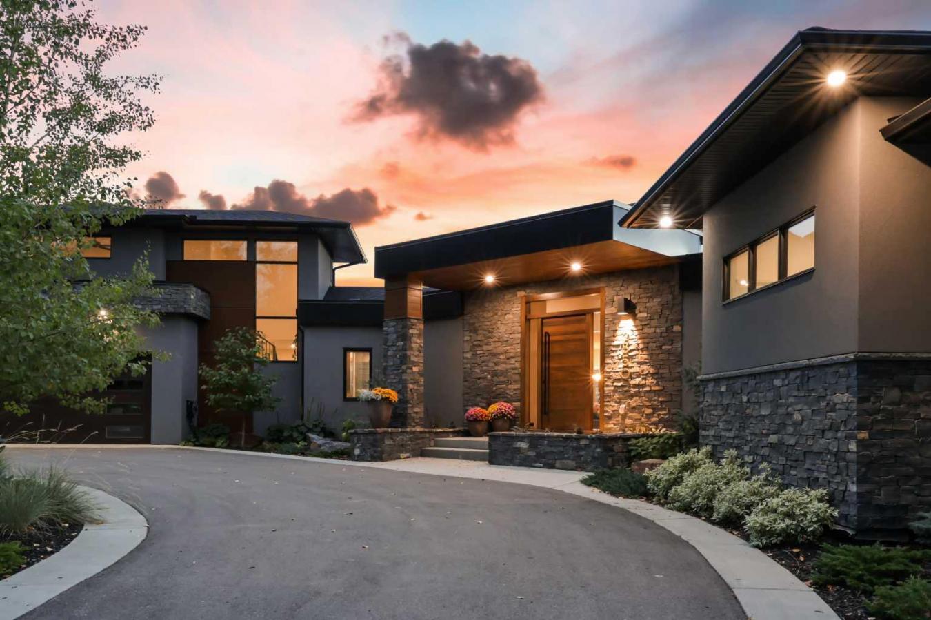 Calgary, AB, T3H 5M1, Canada, 5 Bedrooms Bedrooms, ,4 BathroomsBathrooms,Residential,For Sale,1701083