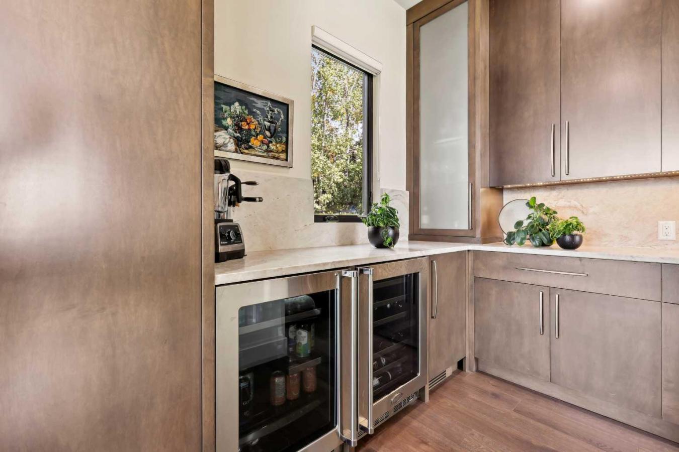 Calgary, AB, T3H 5M1, Canada, 5 Bedrooms Bedrooms, ,4 BathroomsBathrooms,Residential,For Sale,1701083