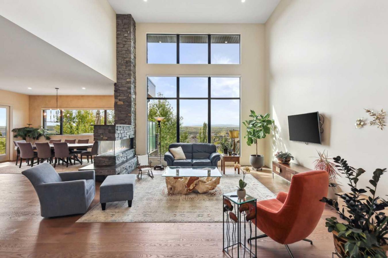 Calgary, AB, T3H 5M1, Canada, 5 Bedrooms Bedrooms, ,4 BathroomsBathrooms,Residential,For Sale,1701083