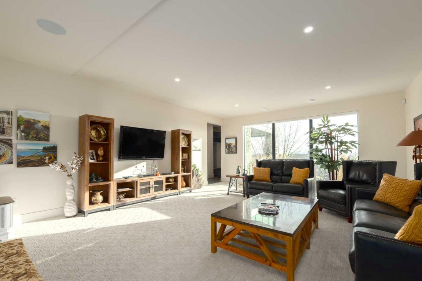 Calgary, AB, T3H 5M1, Canada, 5 Bedrooms Bedrooms, ,4 BathroomsBathrooms,Residential,For Sale,1701083