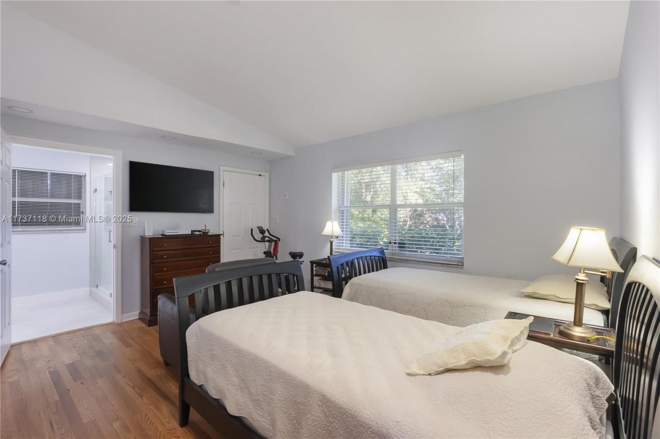 Miami, FL, 33156, United States, 3 Bedrooms Bedrooms, ,3 BathroomsBathrooms,Residential,For Sale,1701071