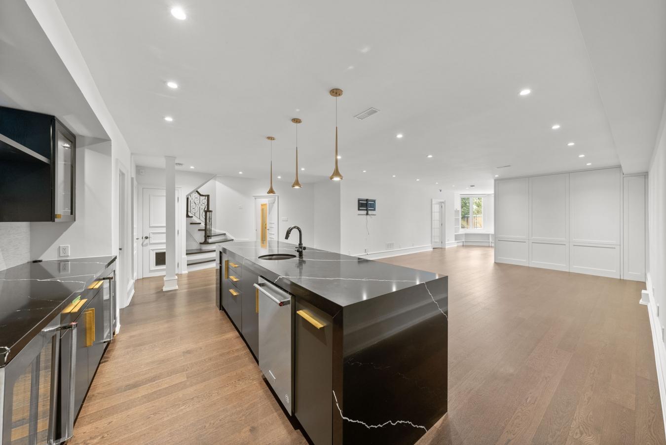 Toronto, ON, M5N 1X7, Canada, 4 Bedrooms Bedrooms, ,8 BathroomsBathrooms,Residential,For Sale,1701067