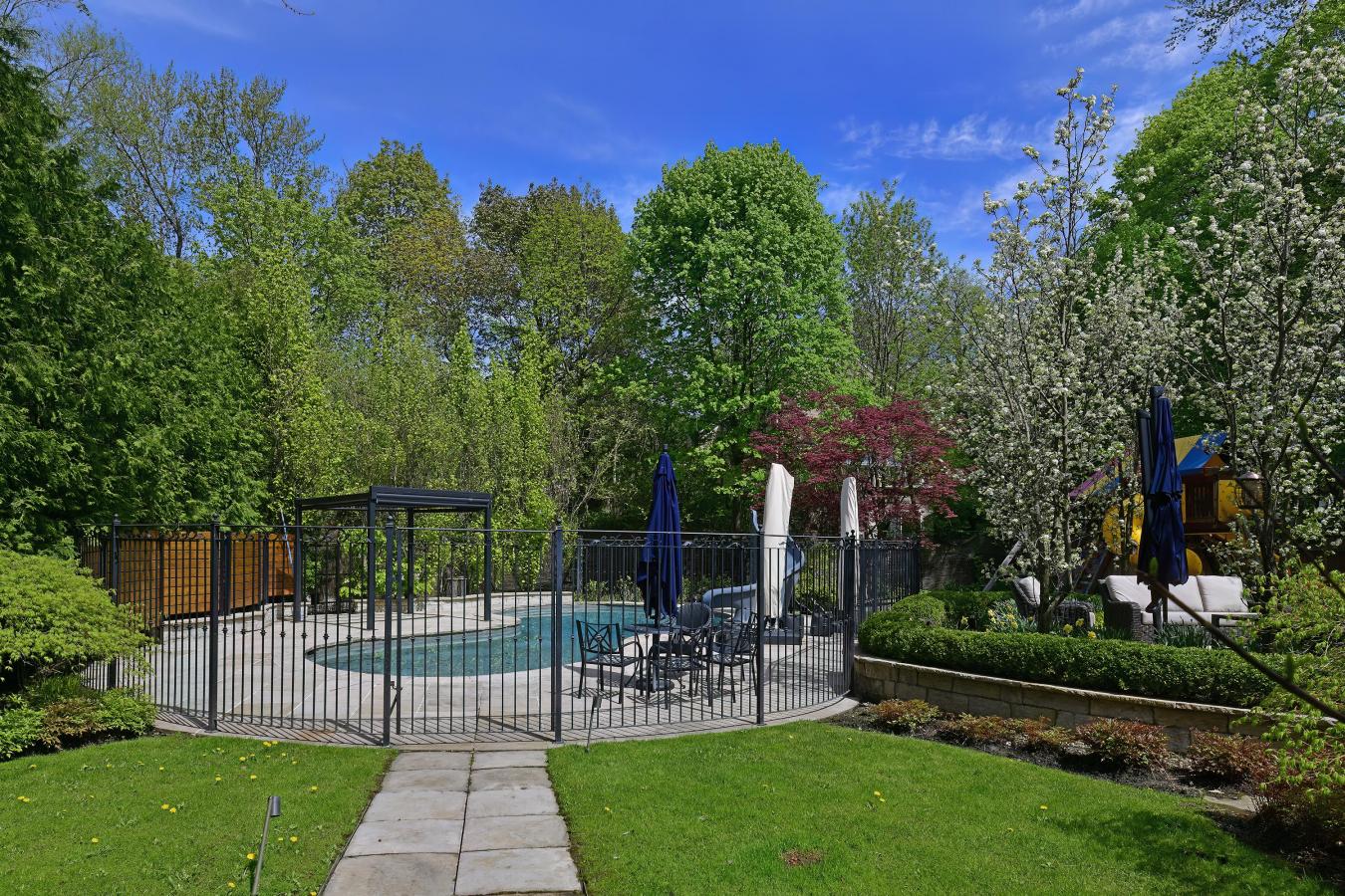 Toronto, ON, M5N 1X7, Canada, 4 Bedrooms Bedrooms, ,8 BathroomsBathrooms,Residential,For Sale,1701067