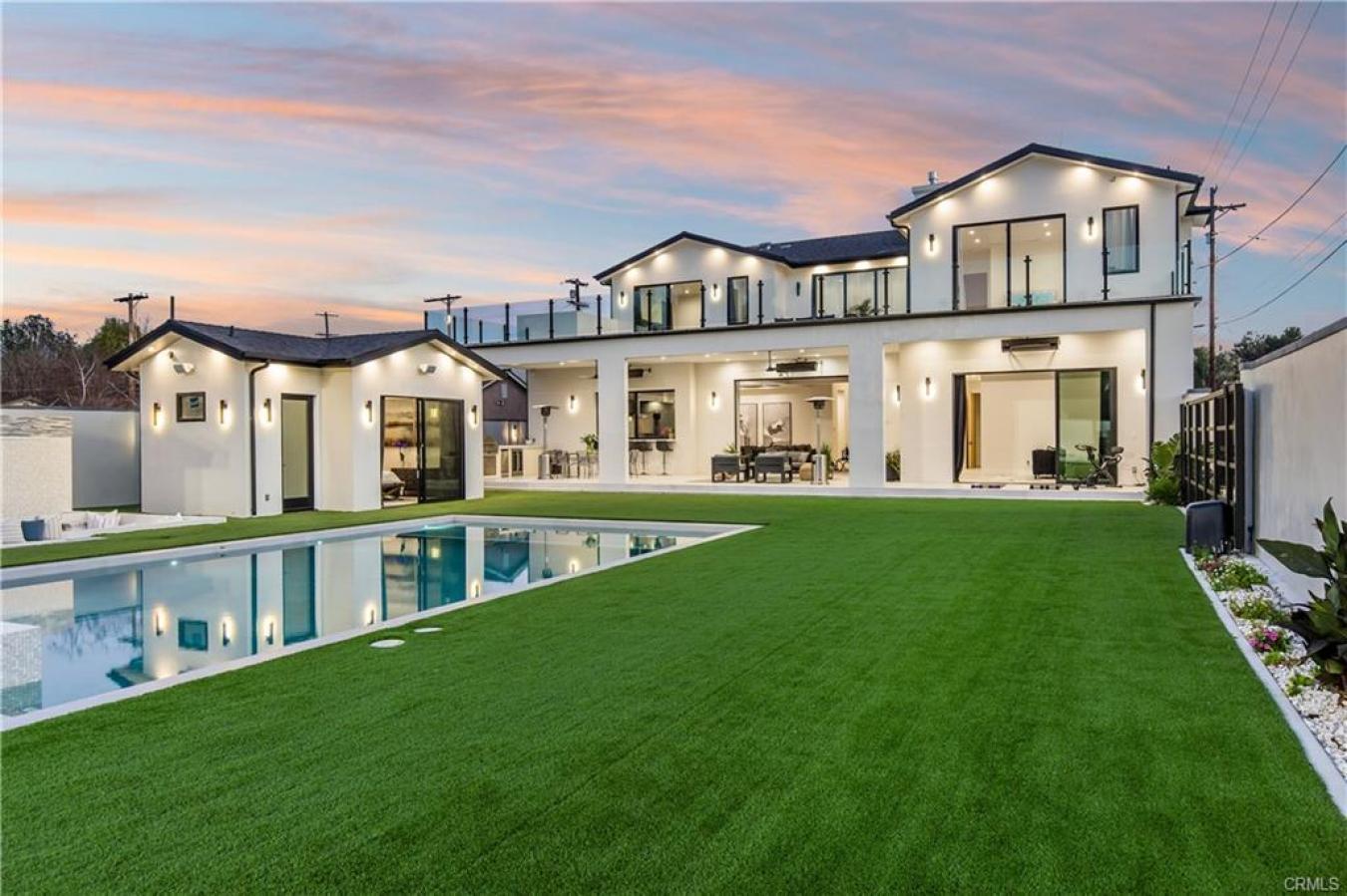 Woodland Hills, CA, 91367, United States, 12 Bedrooms Bedrooms, ,9 BathroomsBathrooms,Residential,For Sale,1701052