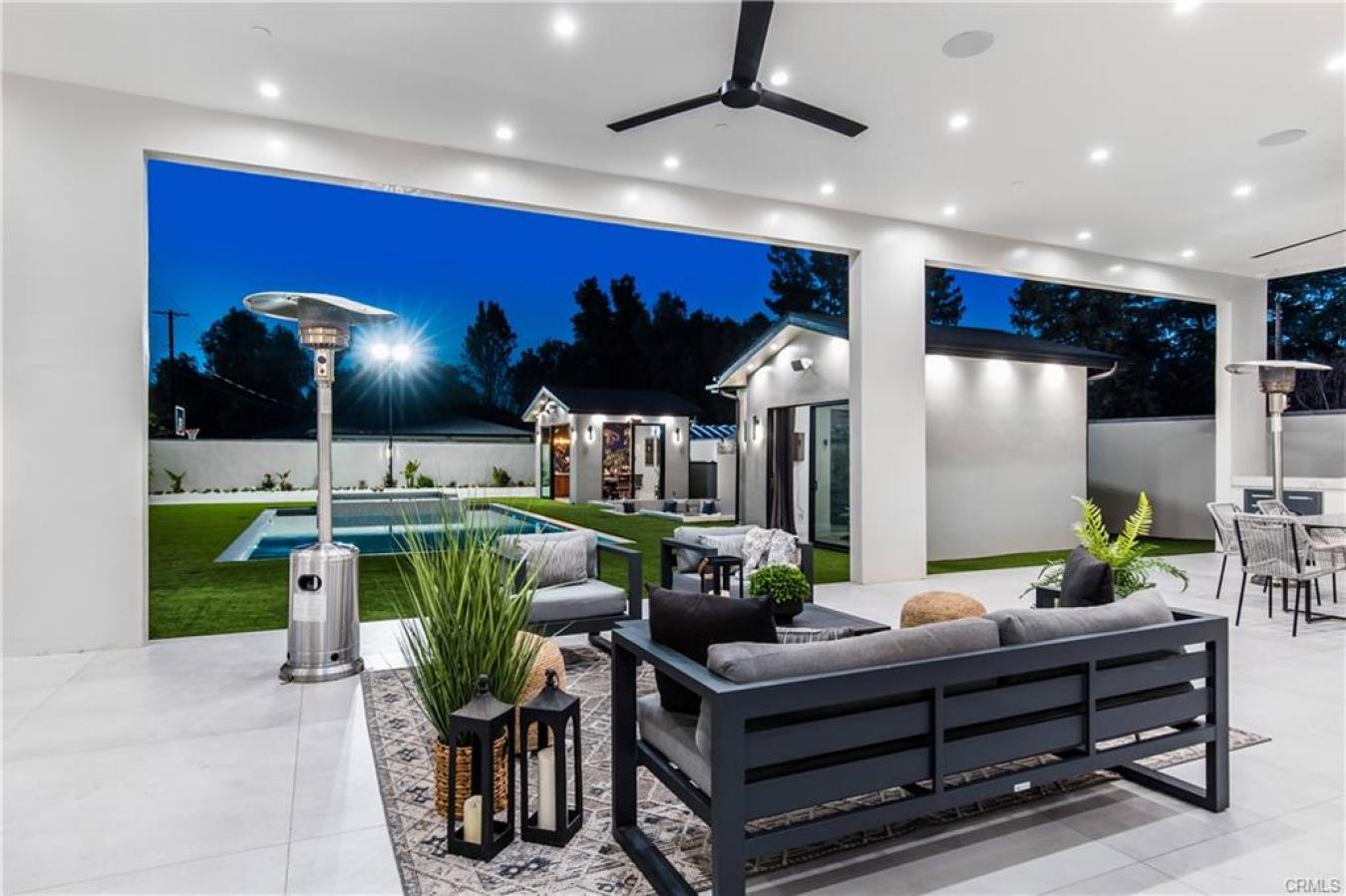 Woodland Hills, CA, 91367, United States, 12 Bedrooms Bedrooms, ,9 BathroomsBathrooms,Residential,For Sale,1701052