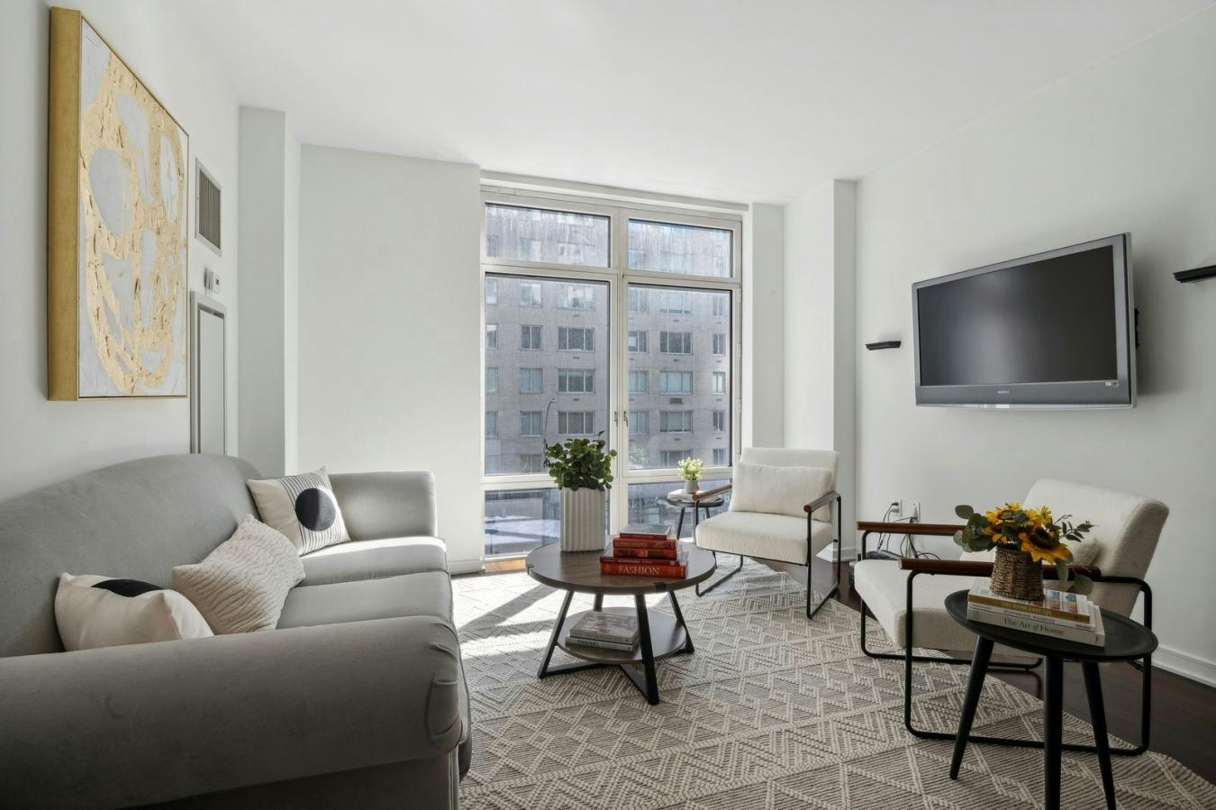 New York, New York, 10022, United States, 4 Bedrooms Bedrooms, ,3 BathroomsBathrooms,Residential,For Sale,1844503